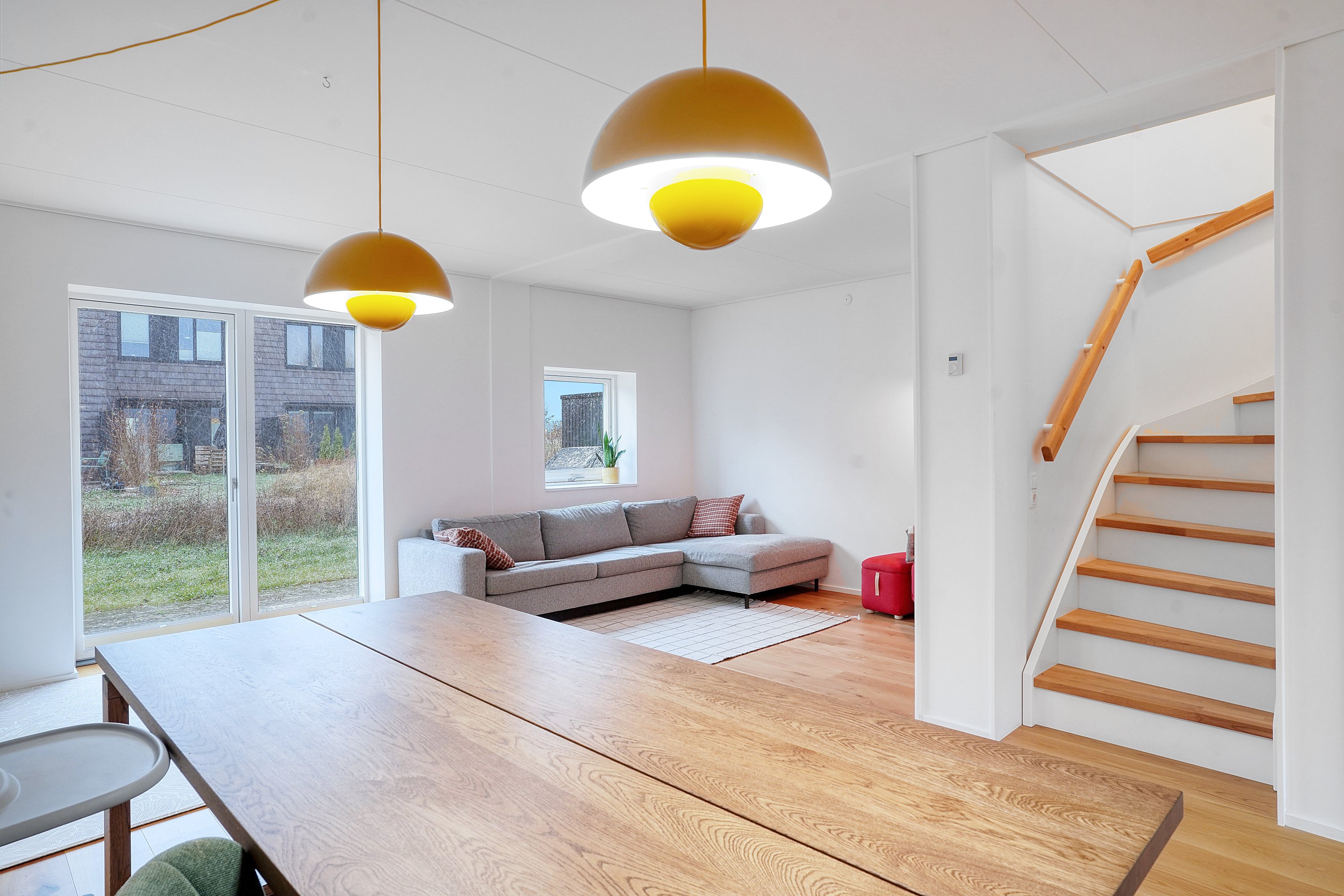 Fremhævet stue billede i fuldskærmstilstand. Billede af Faldskærmsvej 22, Jonstrup, 3500 Værløse