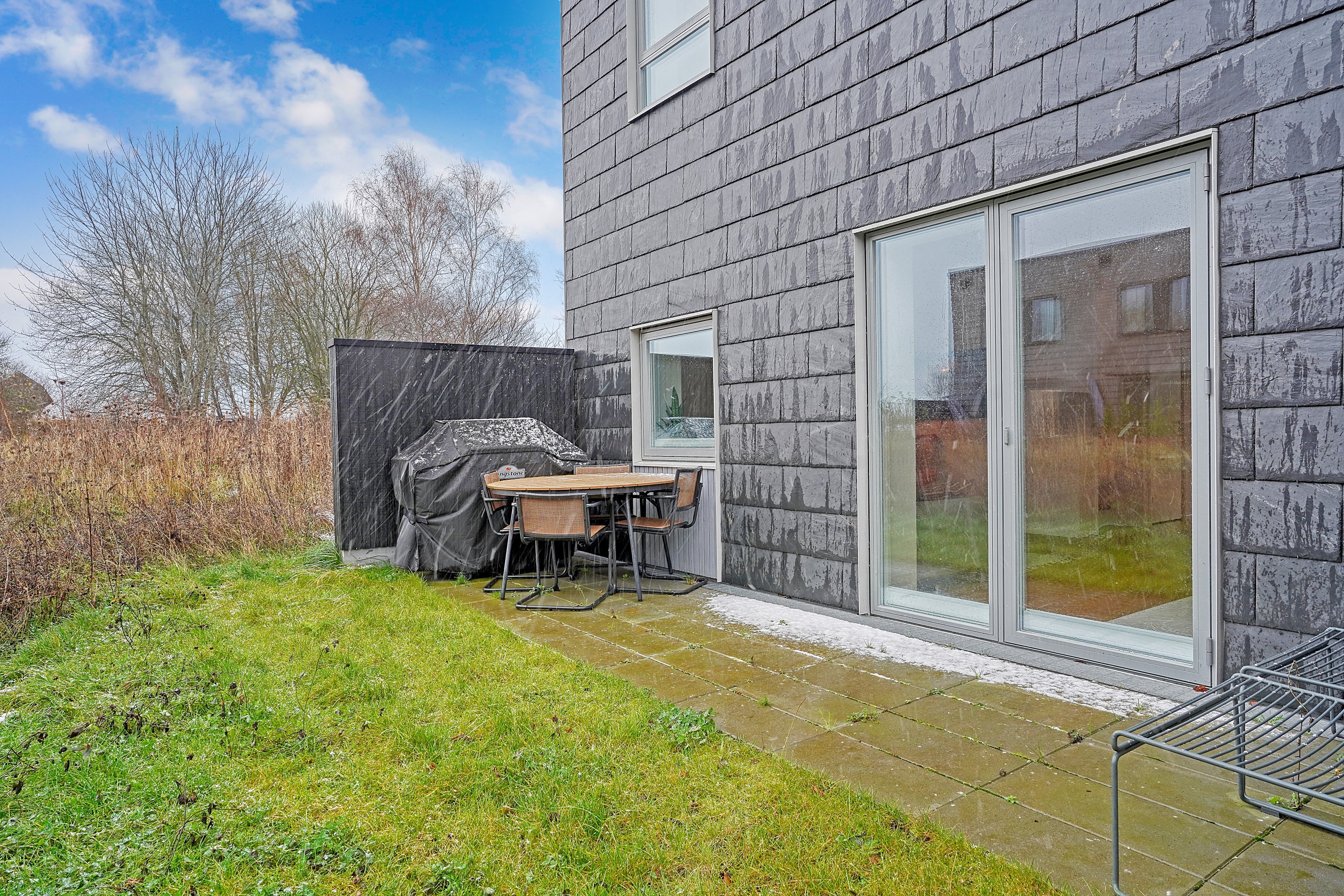 Fremhævet terrasse billede i fuldskærmstilstand. Billede af Faldskærmsvej 22, Jonstrup, 3500 Værløse