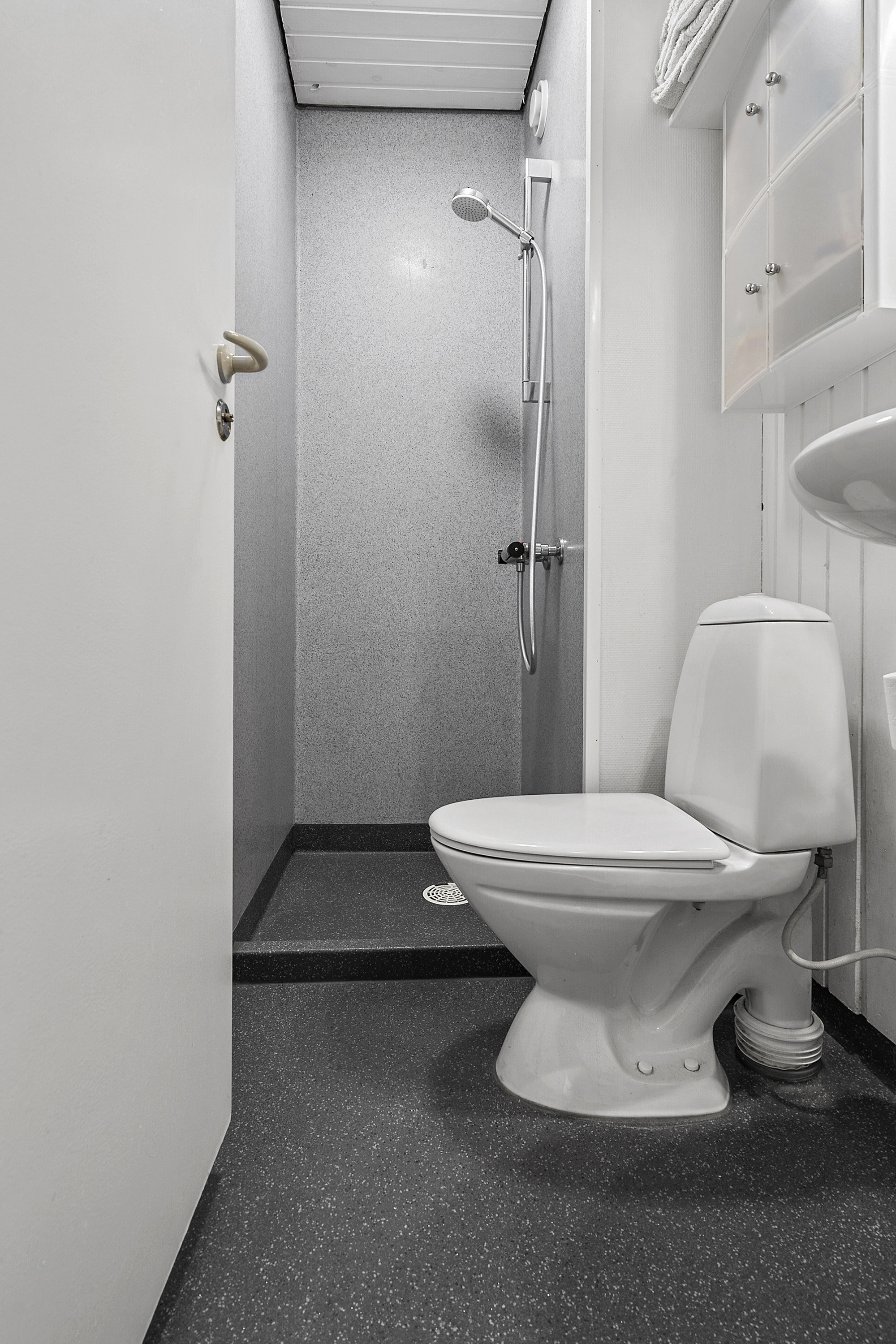 Fremhævet badeværelse billede i fuldskærmstilstand. Billede af Finlandsgade 6, 3. tv., 9000 Aalborg