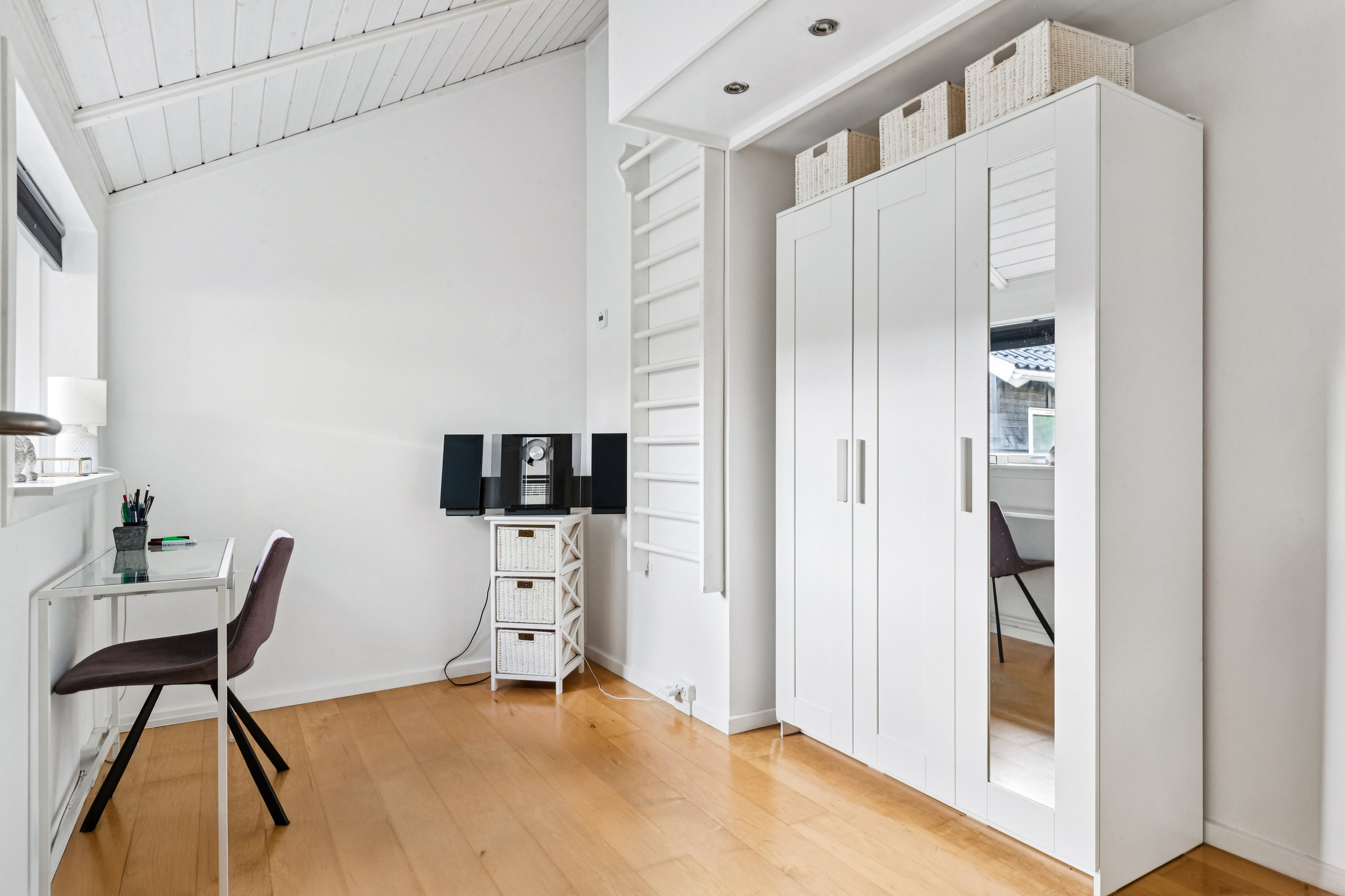 Fremhævet  billede i fuldskærmstilstand. Billede af Turbinevej 38, 3150 Hellebæk