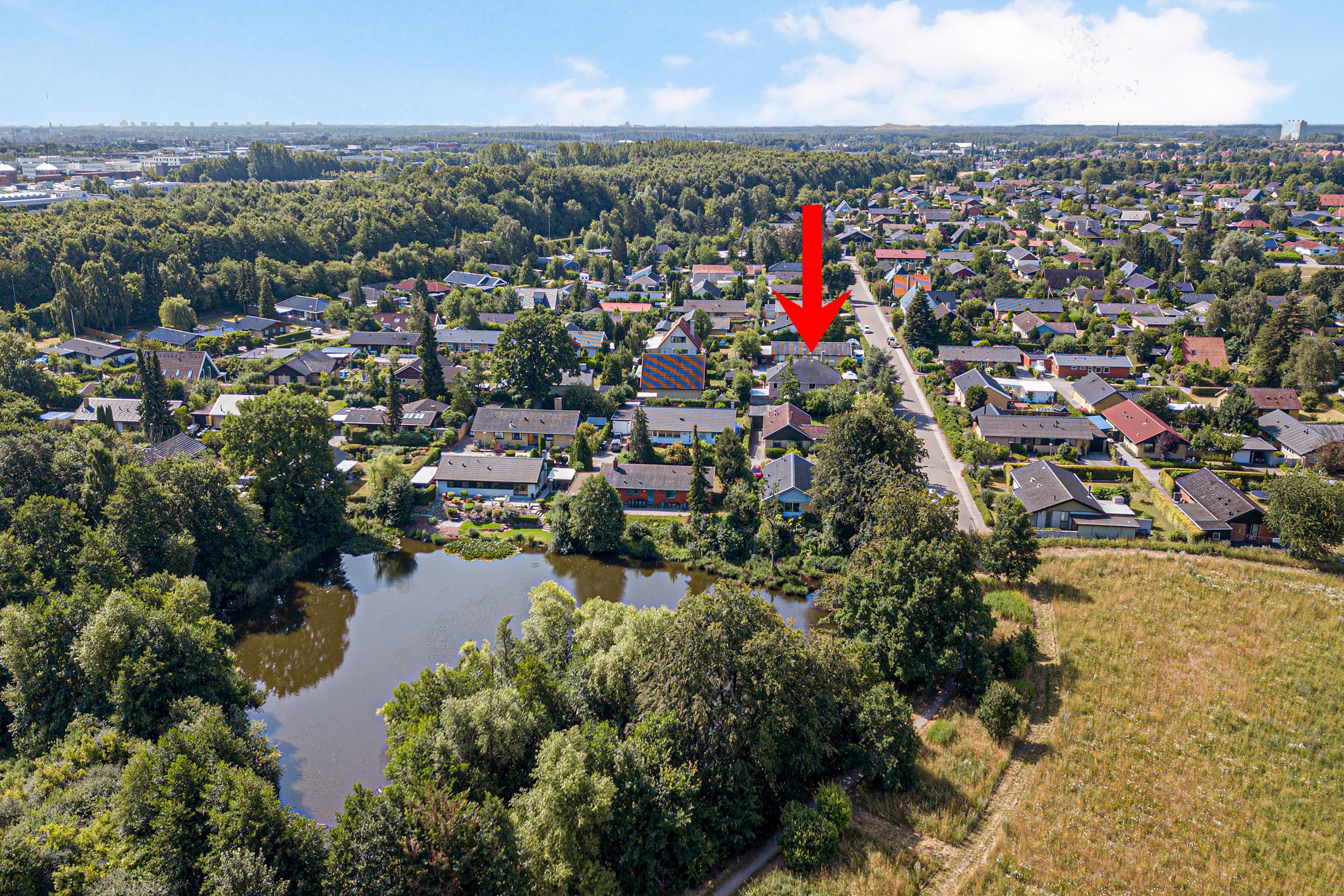 Fremhævet luftfoto billede i fuldskærmstilstand. Billede af Viggo Barfoeds Alle 50, 2750 Ballerup