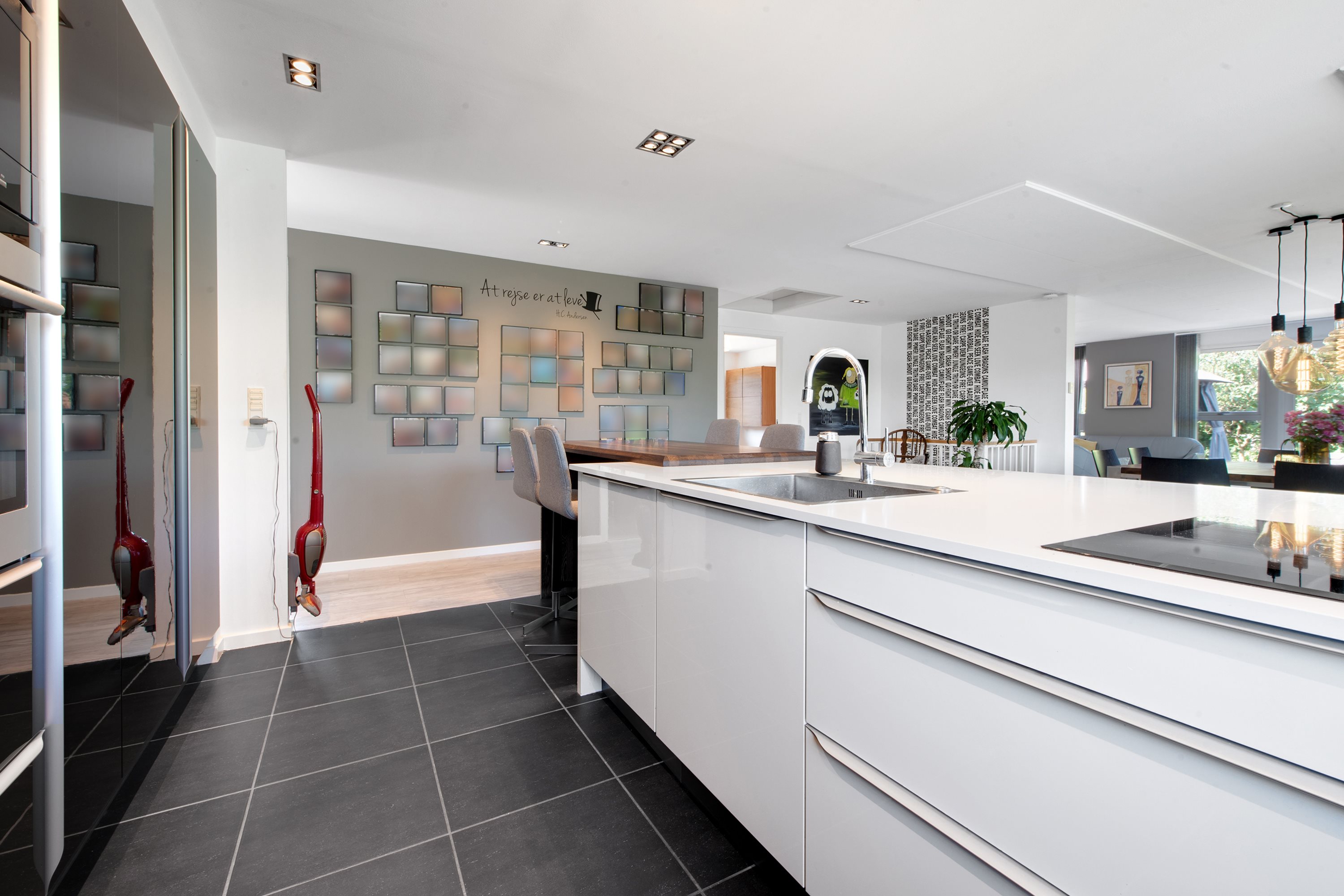 Fremhævet køkken billede i fuldskærmstilstand. Billede af Viggo Barfoeds Alle 50, 2750 Ballerup