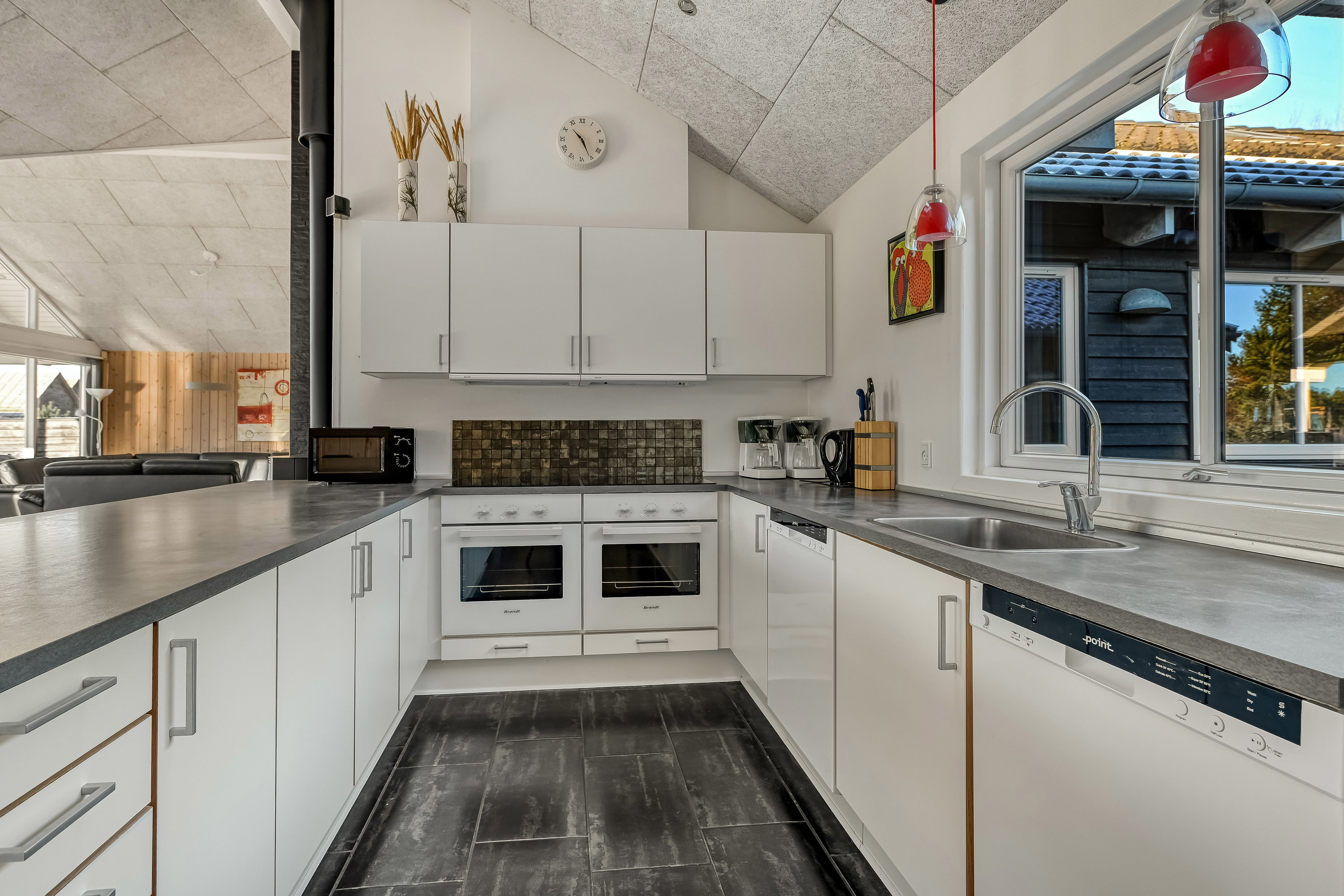 Fremhævet køkken billede i fuldskærmstilstand. Billede af Bjergbovej 32, 6857 Blåvand