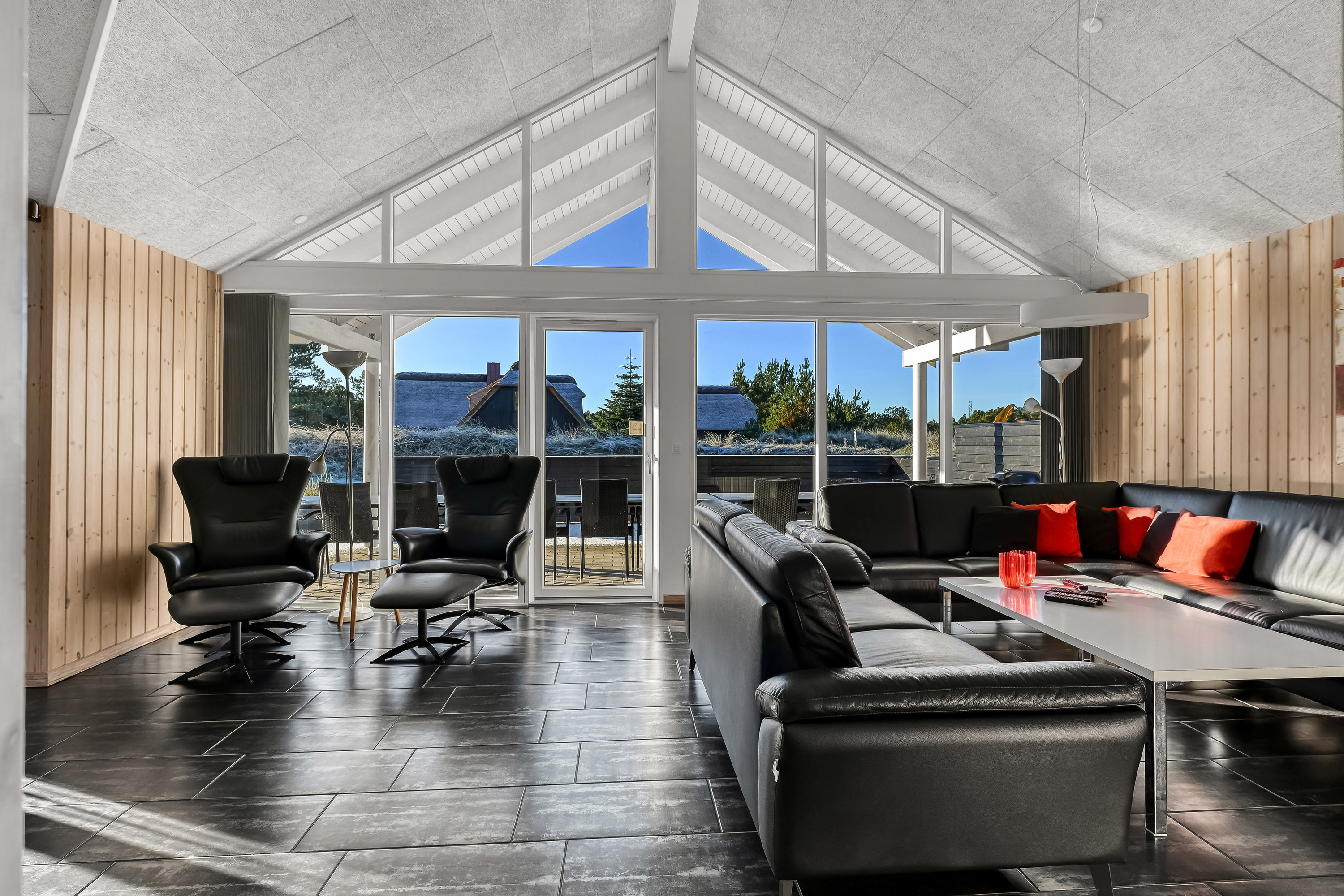 Fremhævet stue billede i fuldskærmstilstand. Billede af Bjergbovej 32, 6857 Blåvand