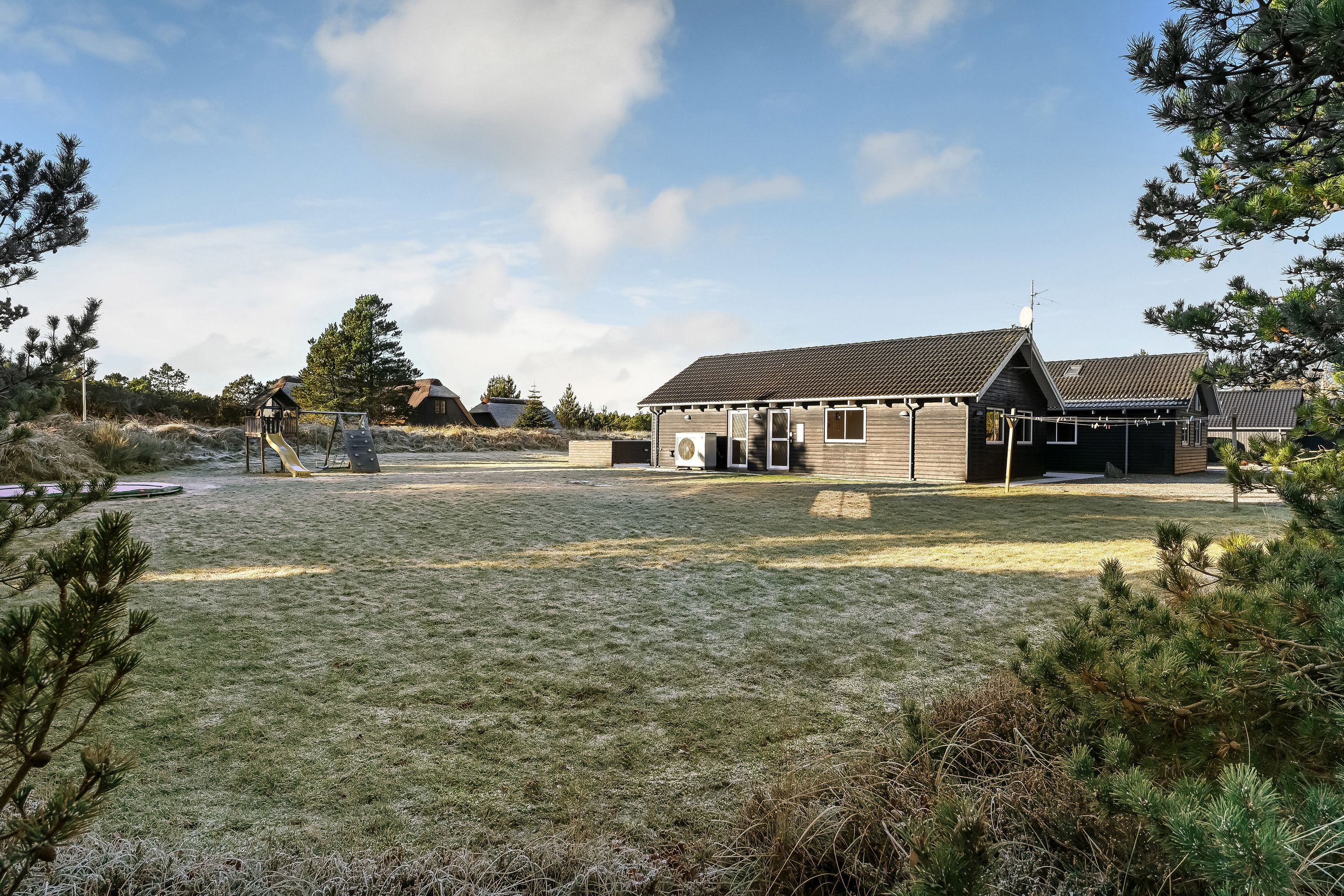 Fremhævet have billede i fuldskærmstilstand. Billede af Bjergbovej 32, 6857 Blåvand