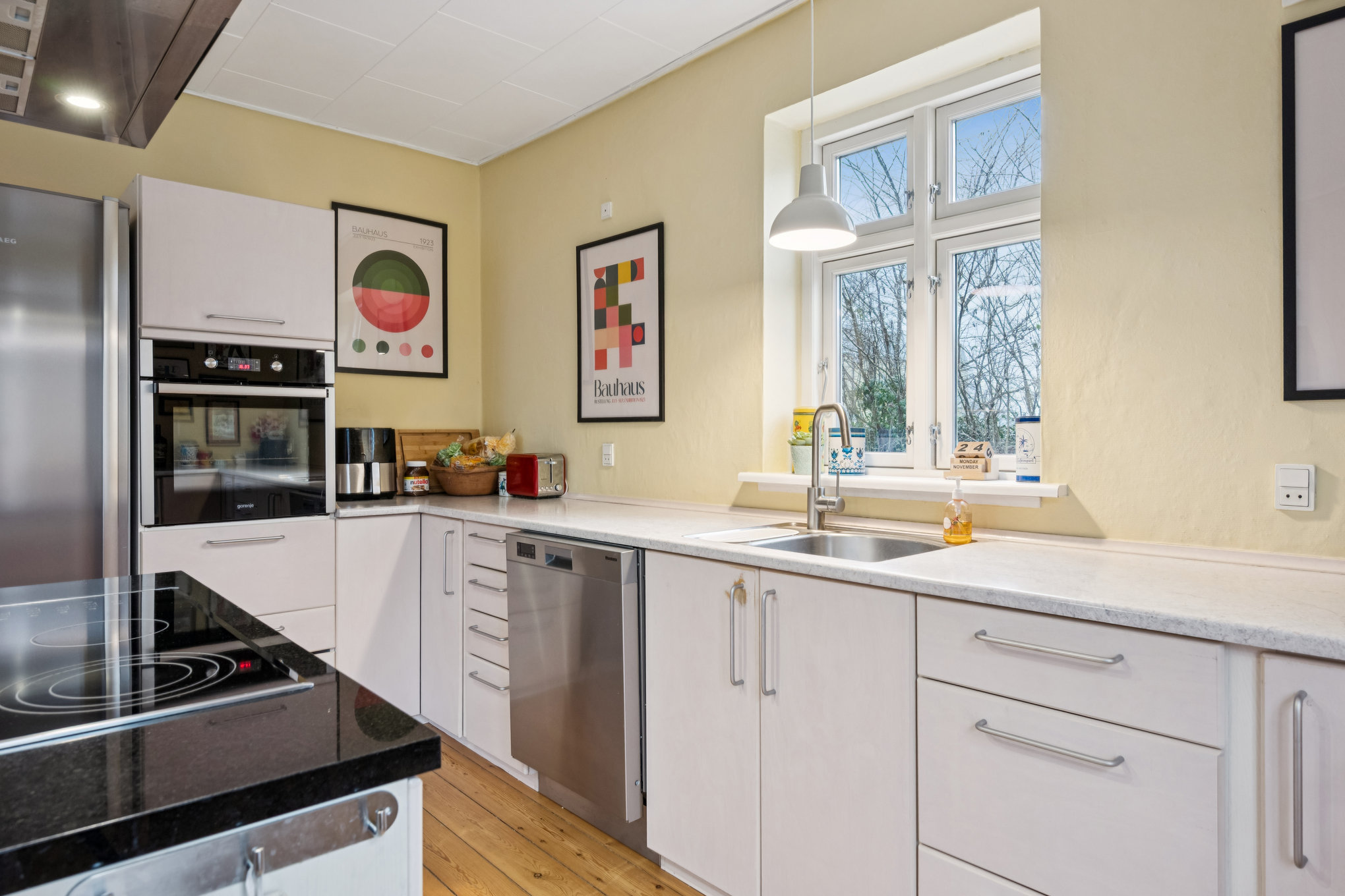 Miniaturebillede 1: køkken. Billede af Solsikkevej 19, 8930 Randers NØ