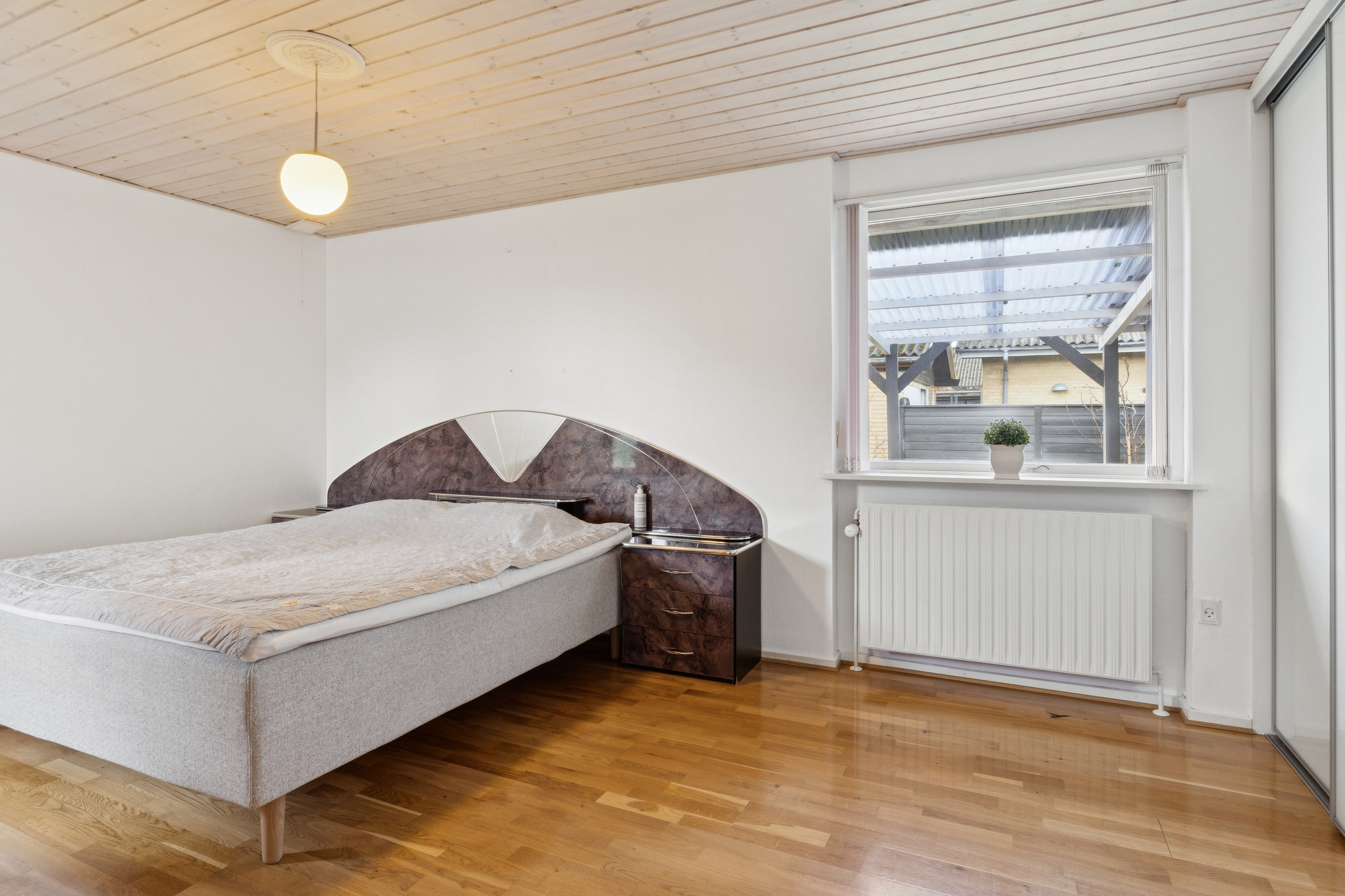 Fremhævet soveværelse billede i fuldskærmstilstand. Billede af Grønningen 61, 9800 Hjørring