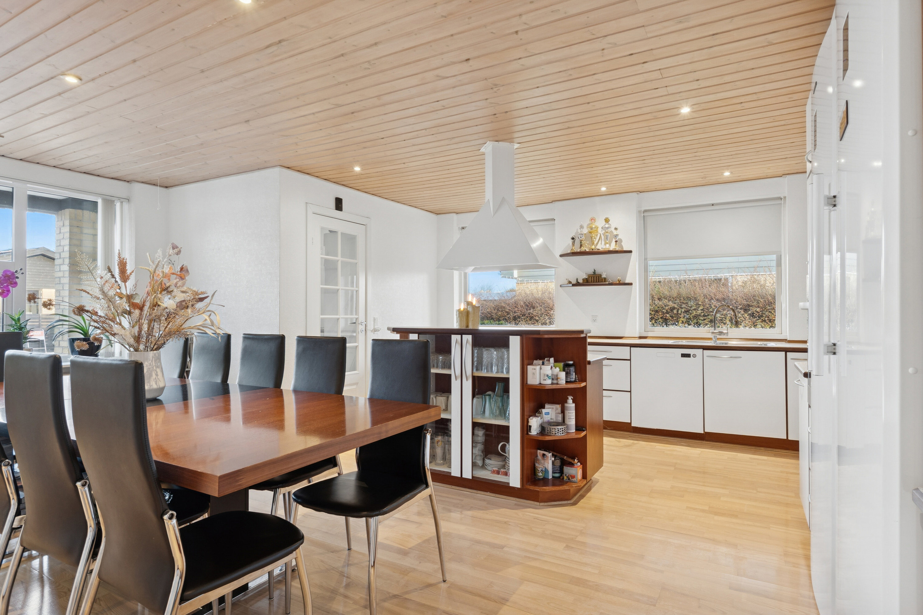 Fremhævet spisestue billede i fuldskærmstilstand. Billede af Grønningen 61, 9800 Hjørring