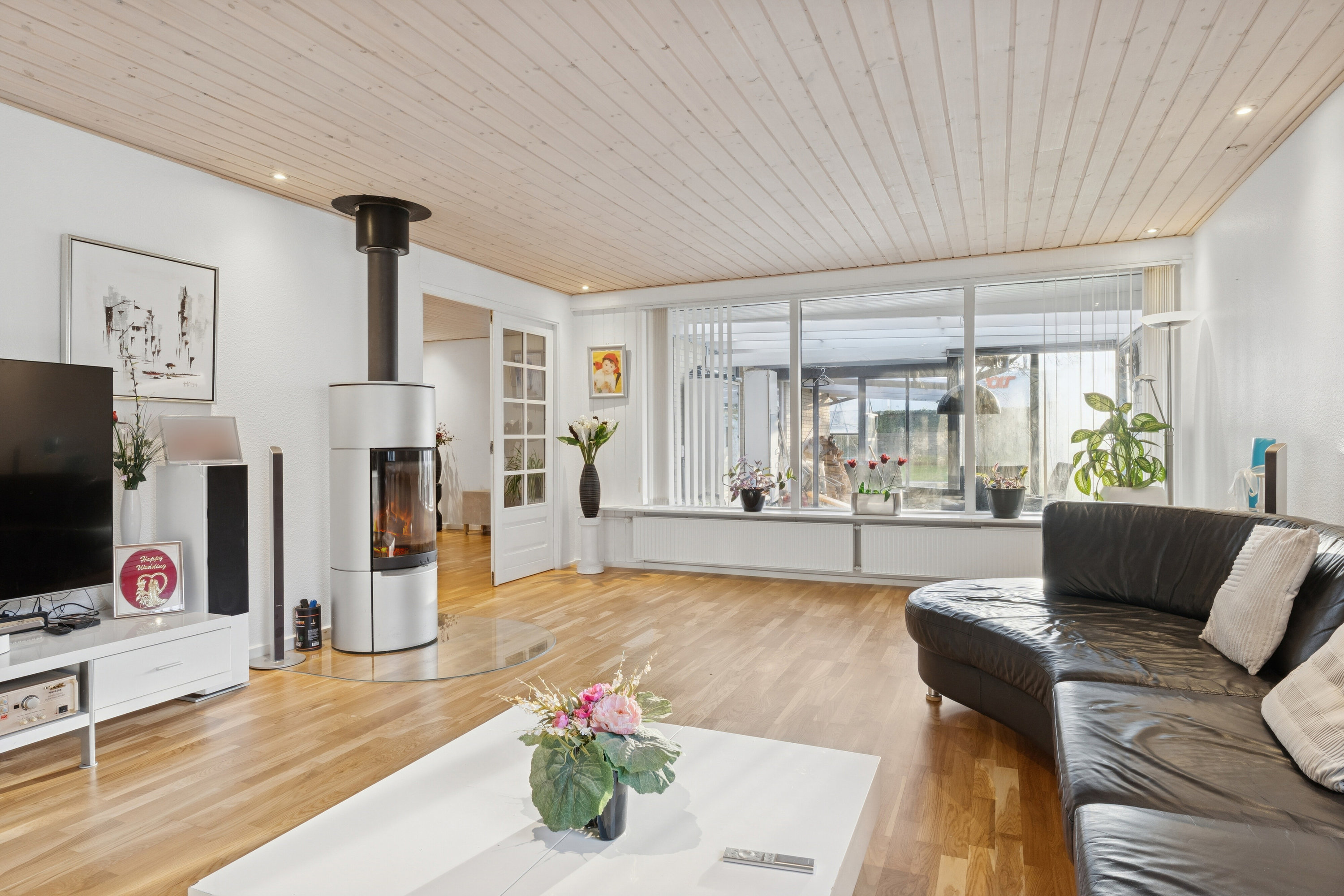 Fremhævet stue billede i fuldskærmstilstand. Billede af Grønningen 61, 9800 Hjørring