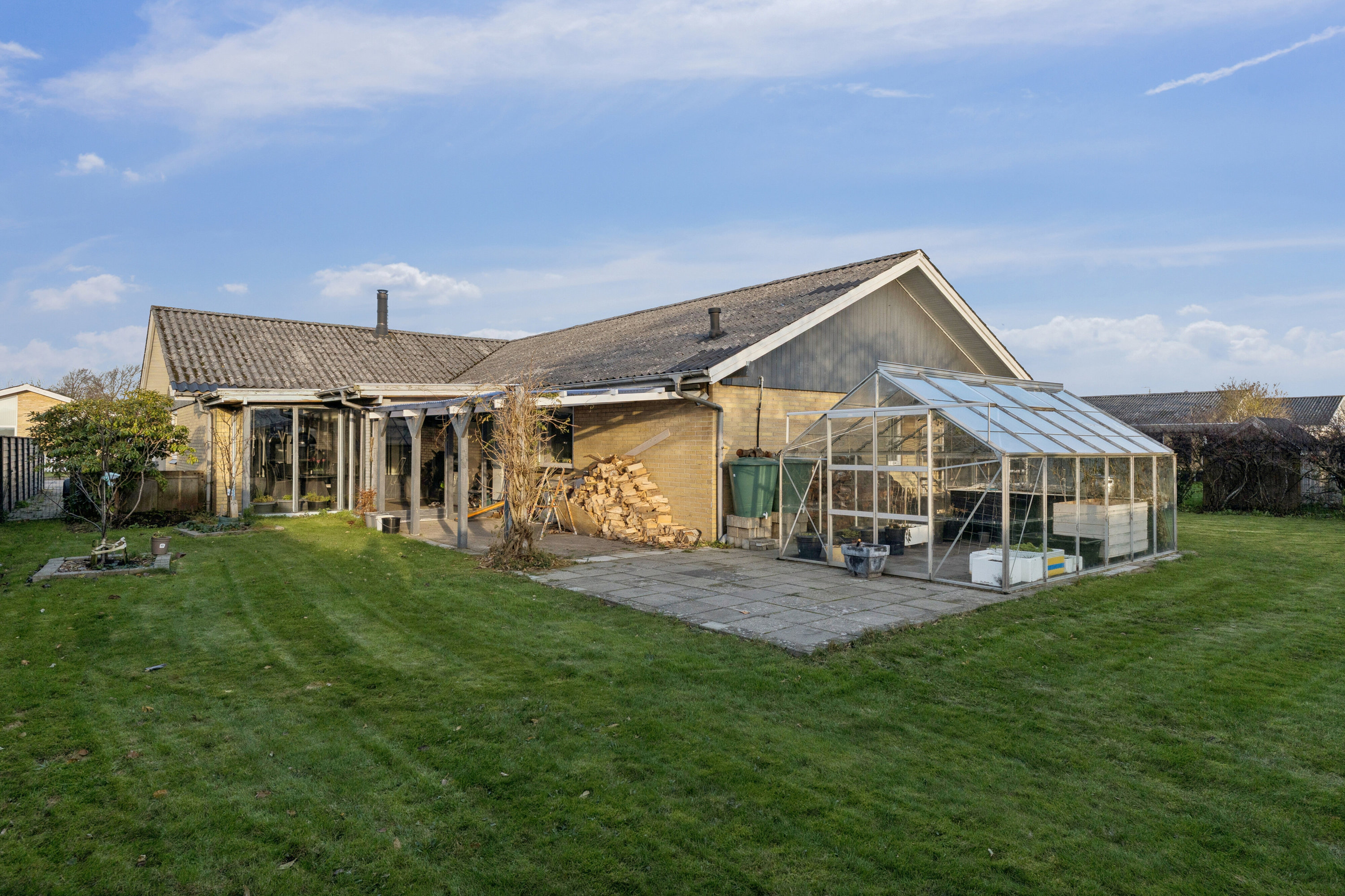 Miniaturebillede 1: set fra haven. Billede af Grønningen 61, 9800 Hjørring