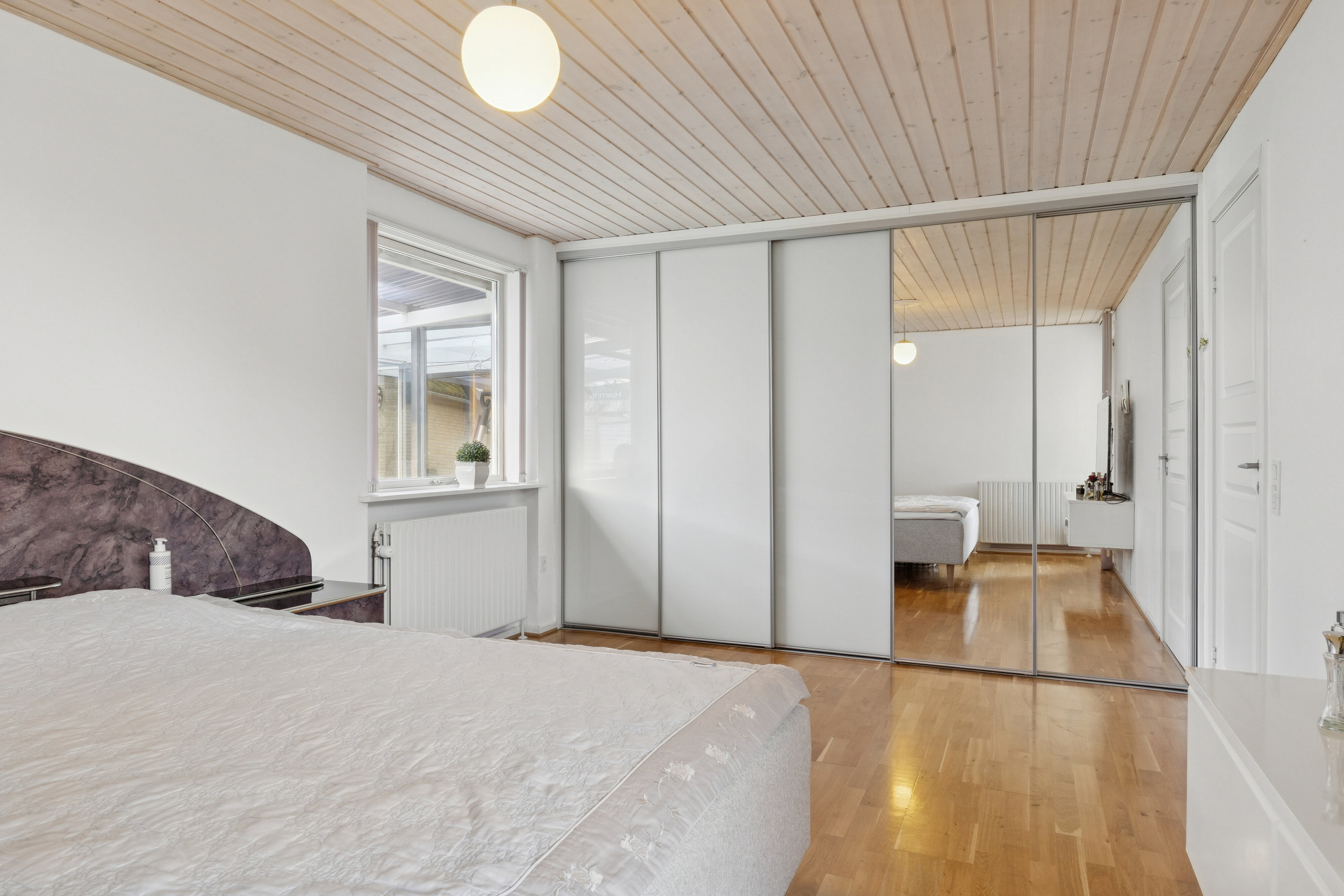 Fremhævet soveværelse billede i fuldskærmstilstand. Billede af Grønningen 61, 9800 Hjørring