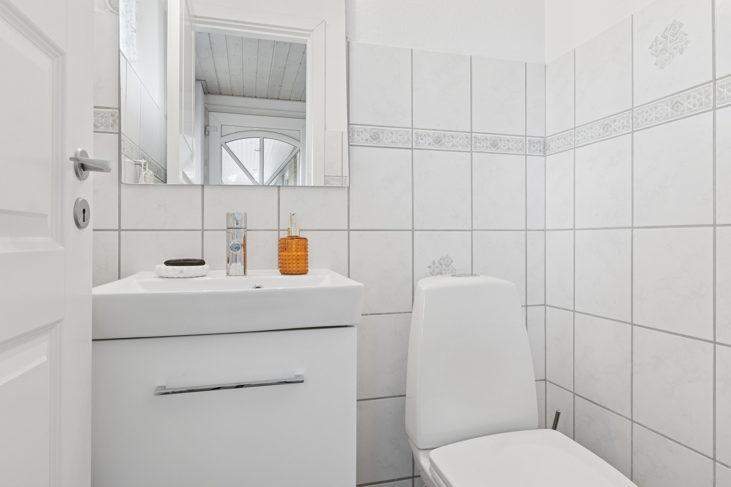 Fremhævet toilet billede i fuldskærmstilstand. Billede af Grønningen 61, 9800 Hjørring