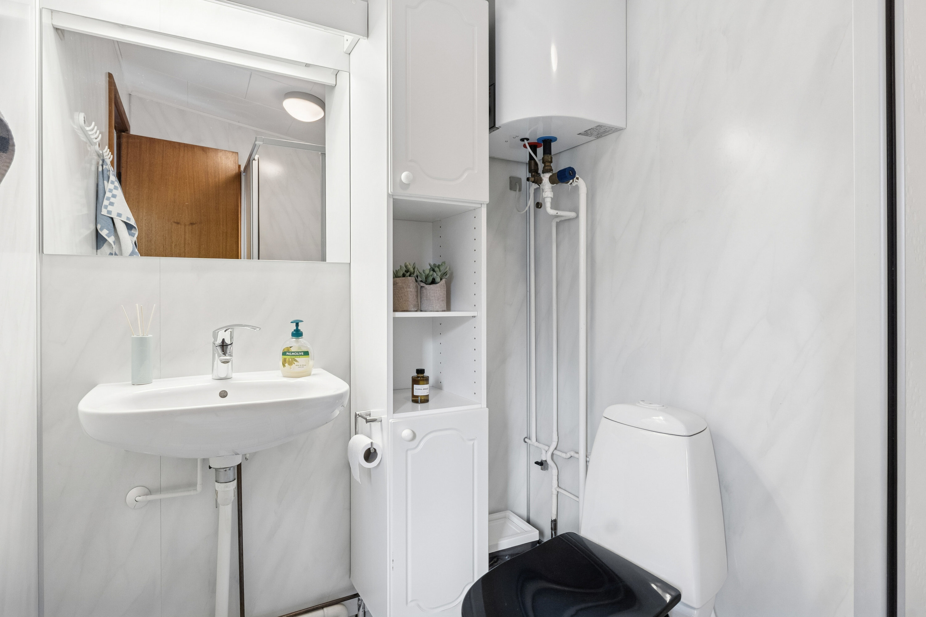 Fremhævet badeværelse billede i fuldskærmstilstand. Billede af Grusbakken 8, Veddinge Bk, 4550 Asnæs