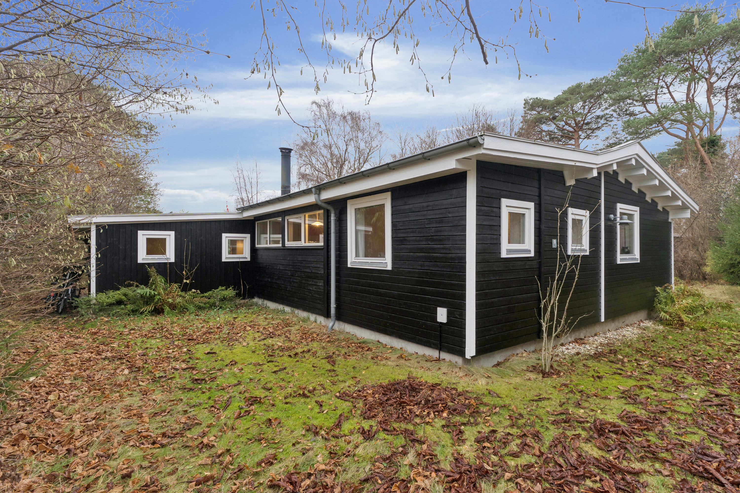 Miniaturebillede 1: set fra haven. Billede af Jens Hansensvej 9, 3360 Liseleje