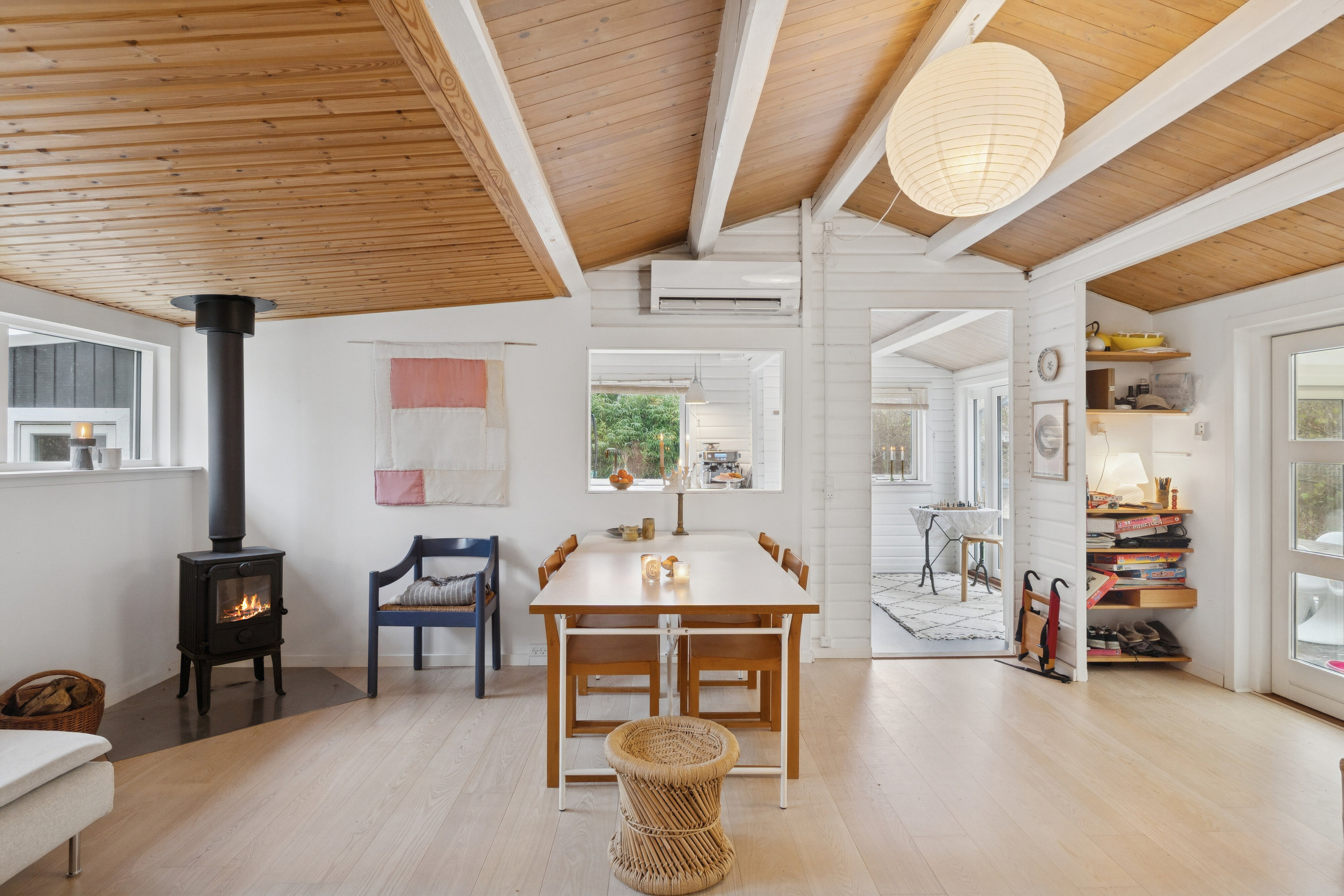 Fremhævet stue billede i fuldskærmstilstand. Billede af Jens Hansensvej 9, 3360 Liseleje