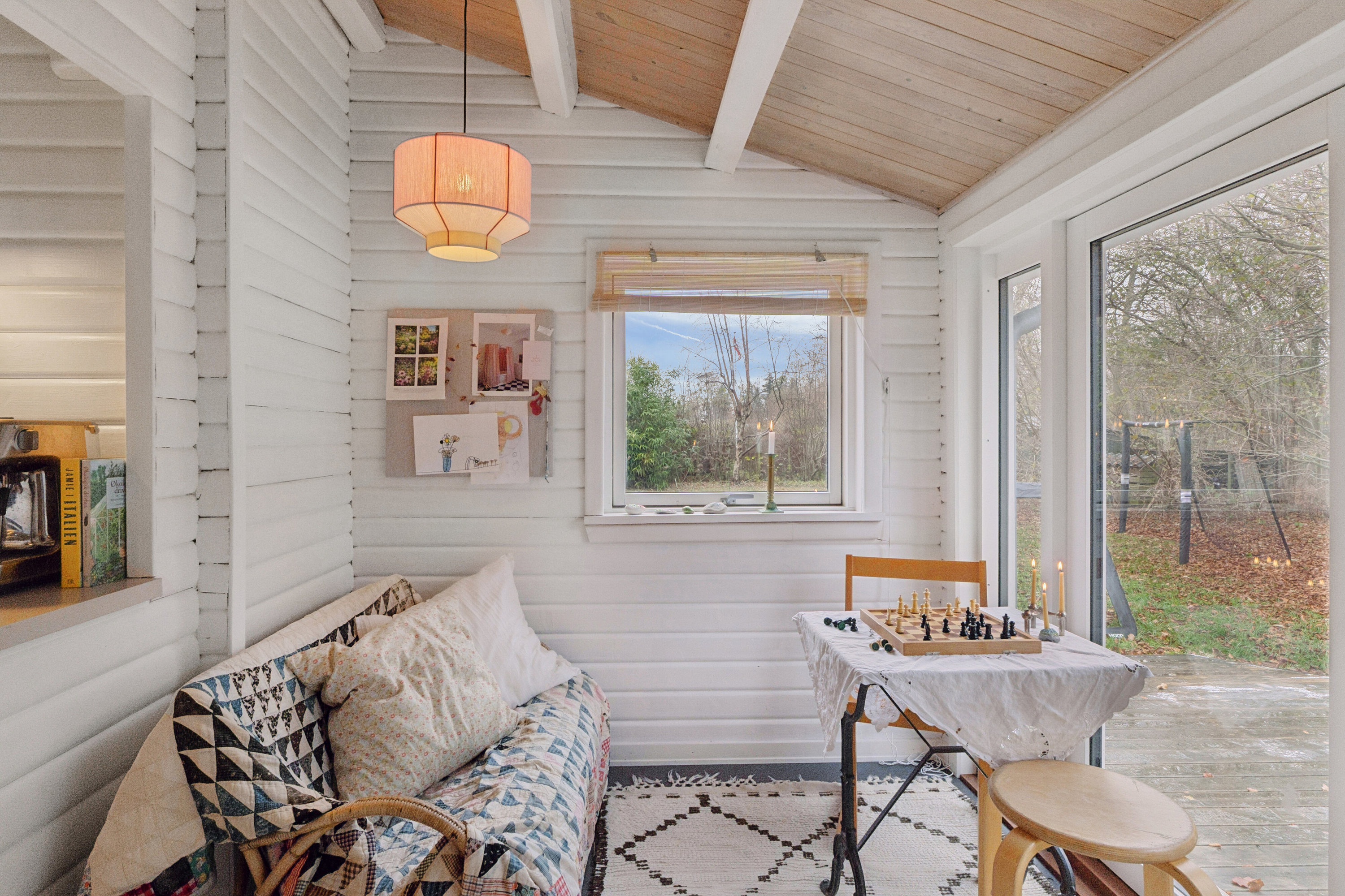 Fremhævet stue billede i fuldskærmstilstand. Billede af Jens Hansensvej 9, 3360 Liseleje