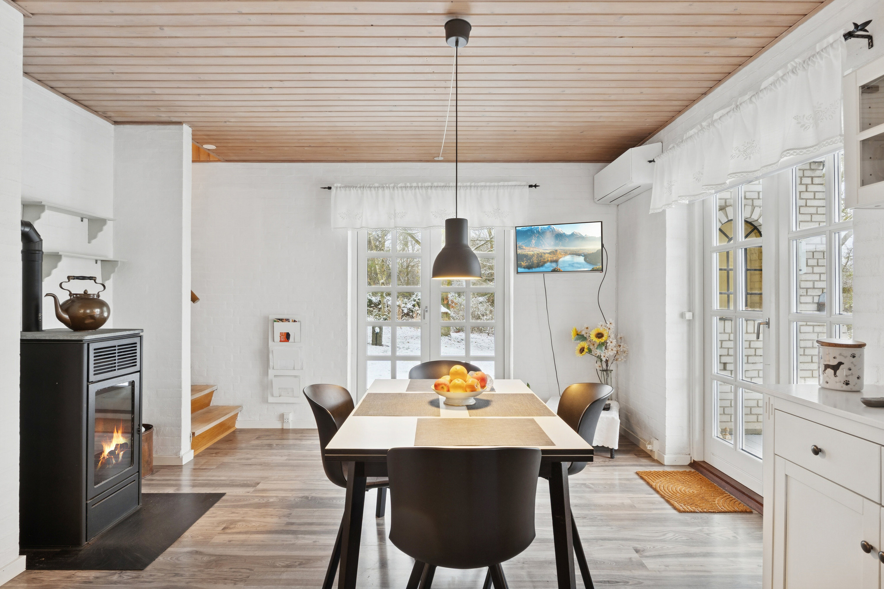 Miniaturebillede 1: spisestue. Billede af Gøgeurtvej 3, 4760 Vordingborg