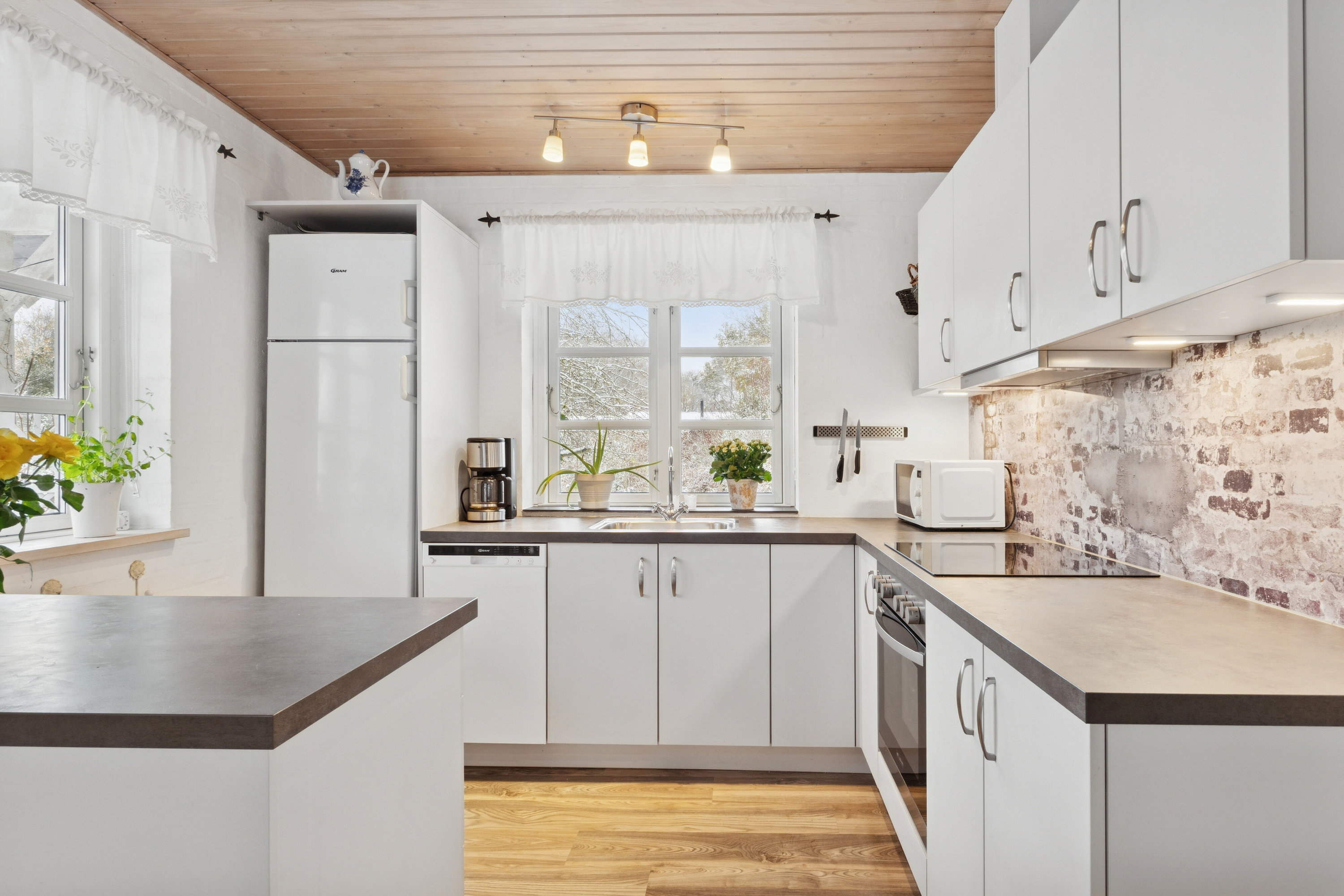 Fremhævet køkken billede i fuldskærmstilstand. Billede af Gøgeurtvej 3, 4760 Vordingborg