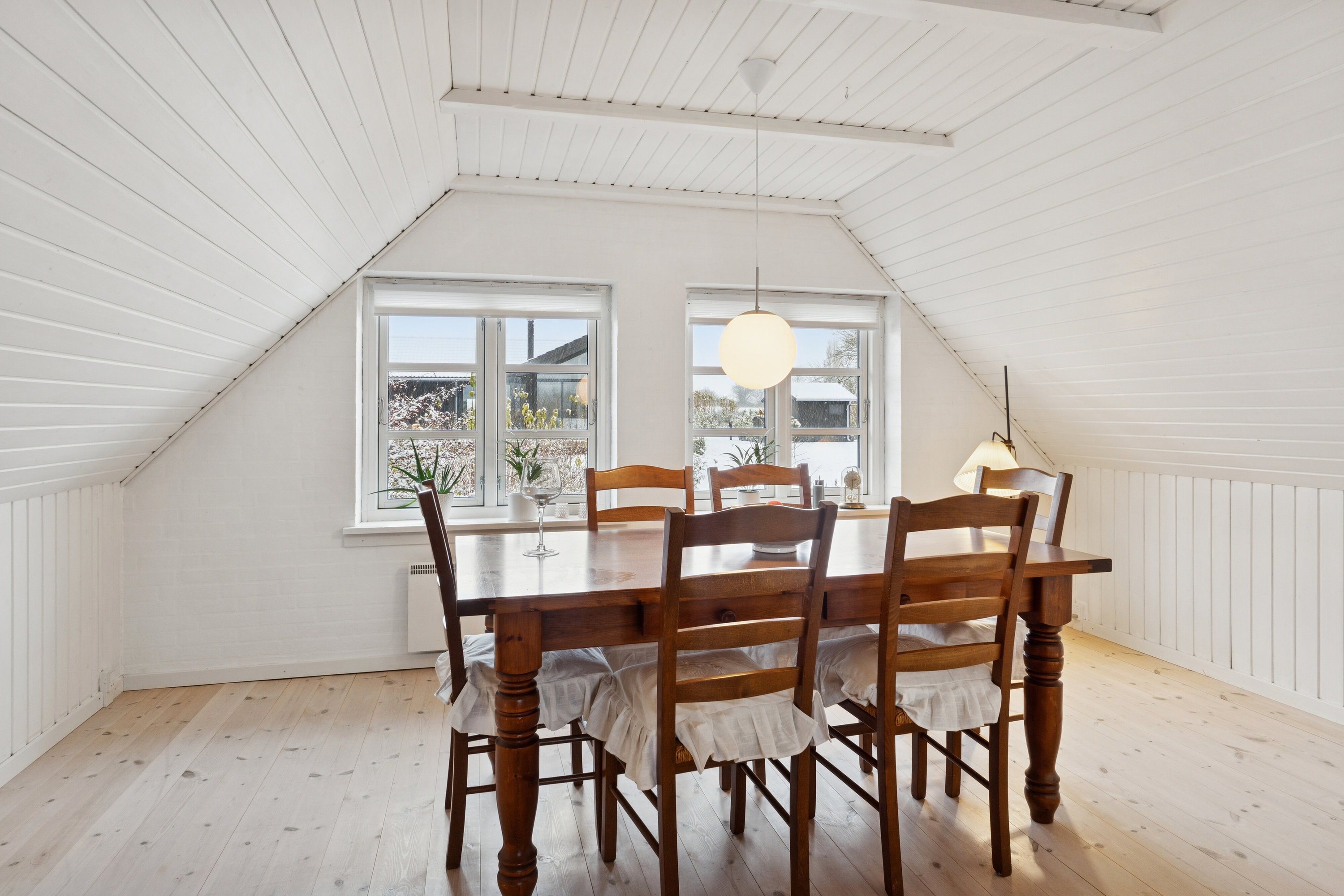 Fremhævet spisestue billede i fuldskærmstilstand. Billede af Gøgeurtvej 3, 4760 Vordingborg