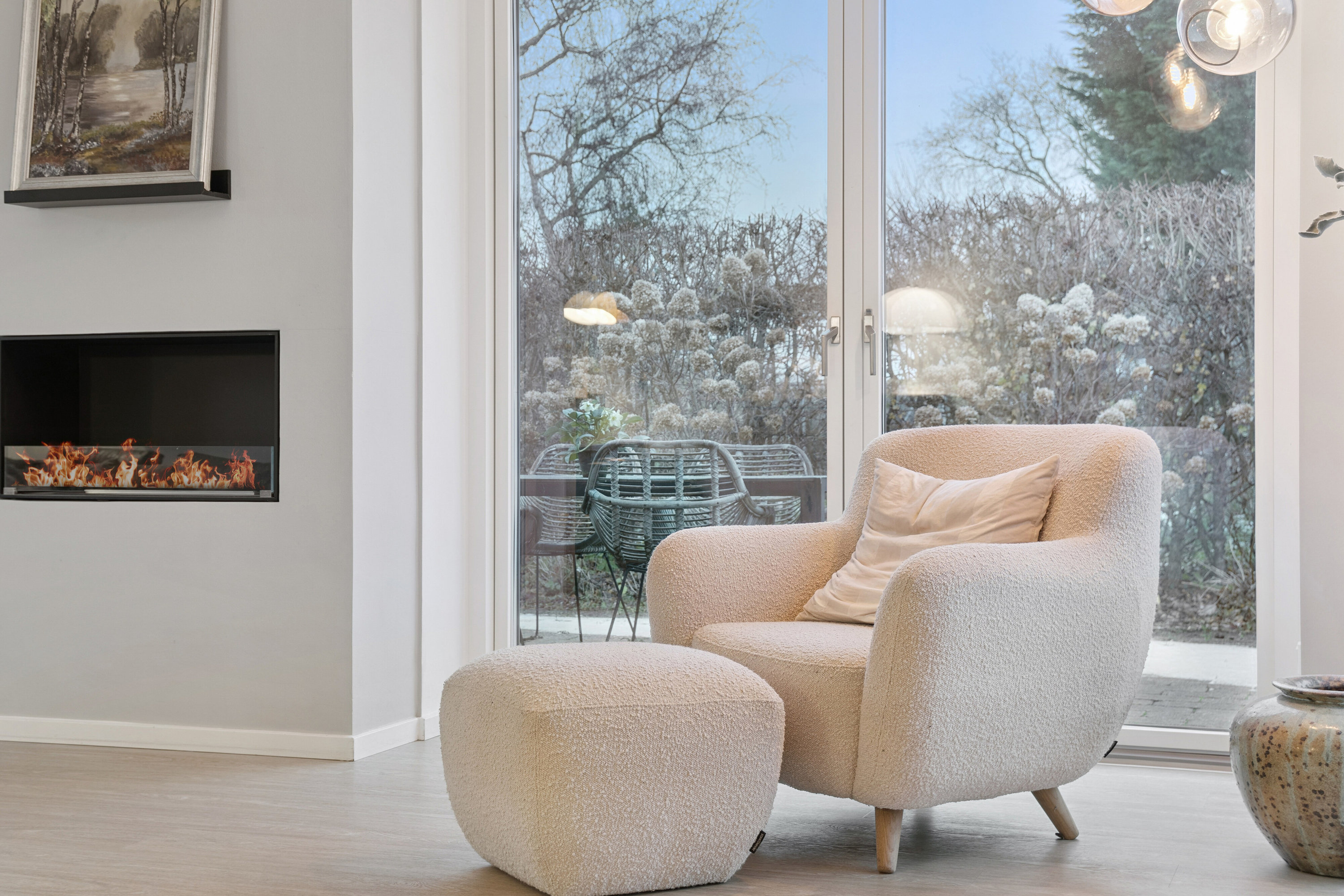 Fremhævet stue billede i fuldskærmstilstand. Billede af Sommervej 13, 4040 Jyllinge