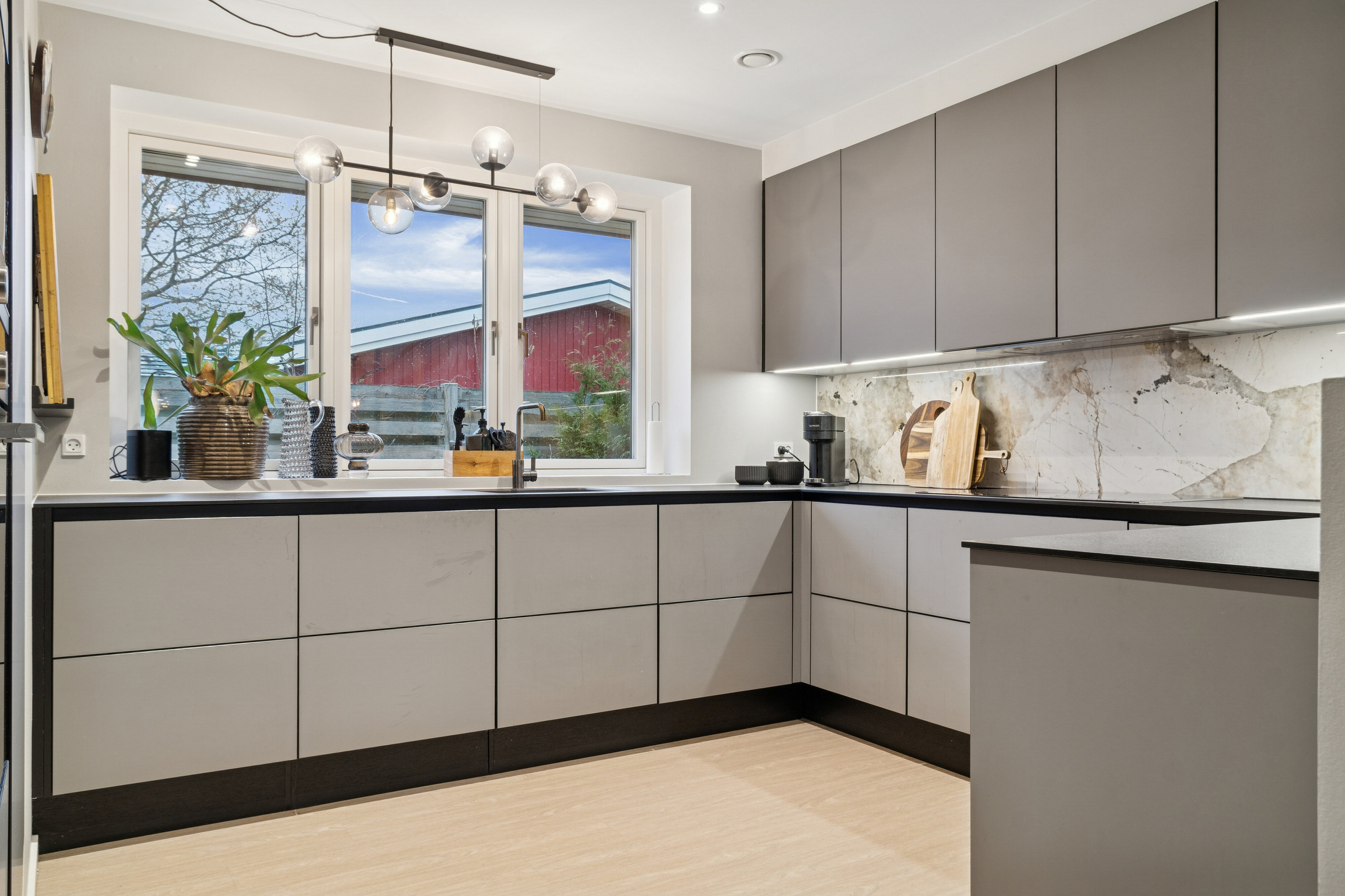 Fremhævet køkken billede i fuldskærmstilstand. Billede af Sommervej 13, 4040 Jyllinge