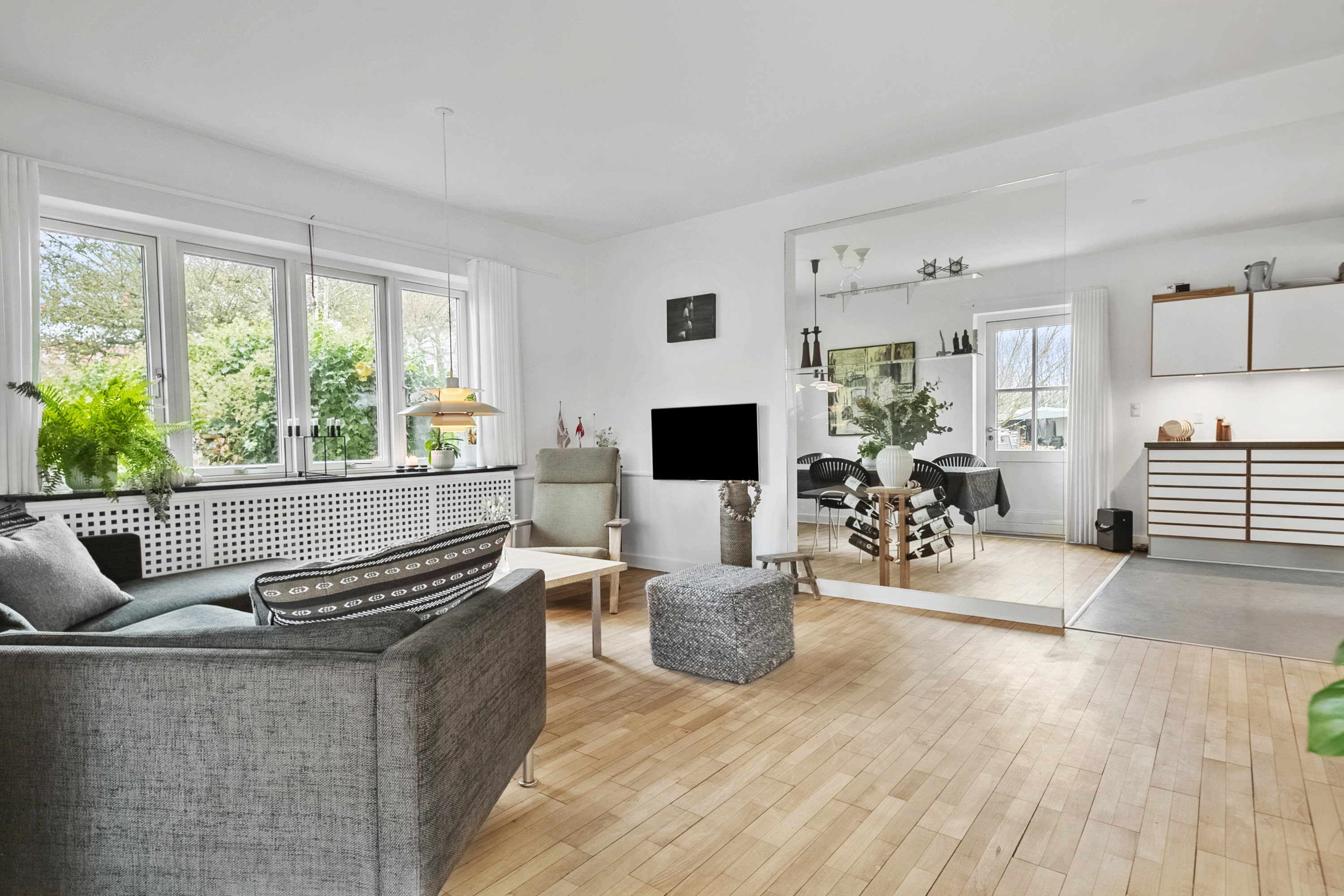 Fremhævet stue billede i fuldskærmstilstand. Billede af Jørgen Brønlunds Vej 11, Risvangen , 8200 Aarhus N