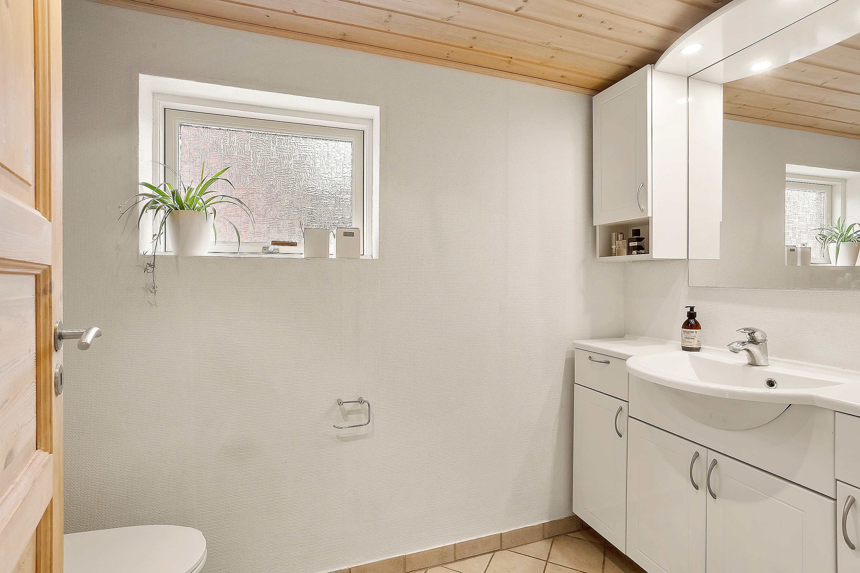 Fremhævet badeværelse billede i fuldskærmstilstand. Billede af Søndergade 61, 6600 Vejen