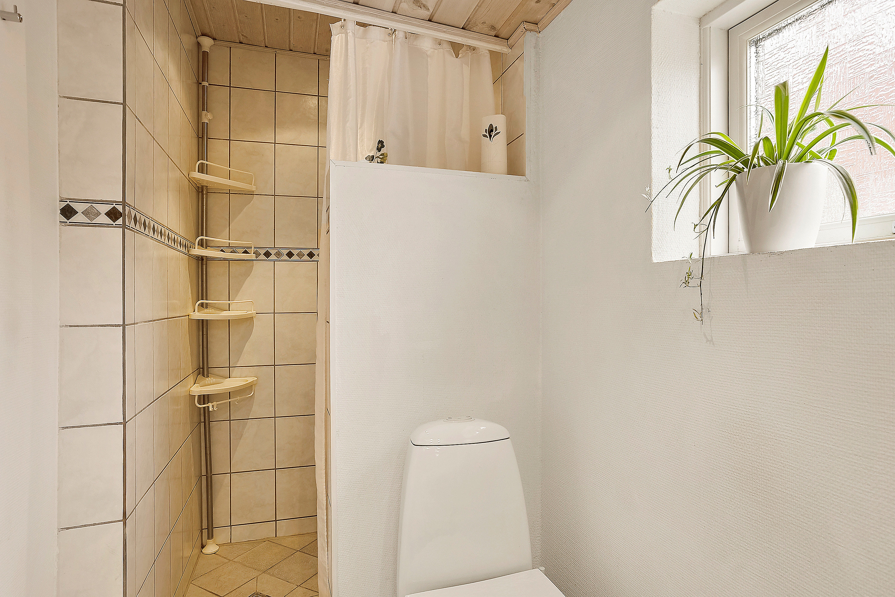 Fremhævet badeværelse billede i fuldskærmstilstand. Billede af Søndergade 61, 6600 Vejen