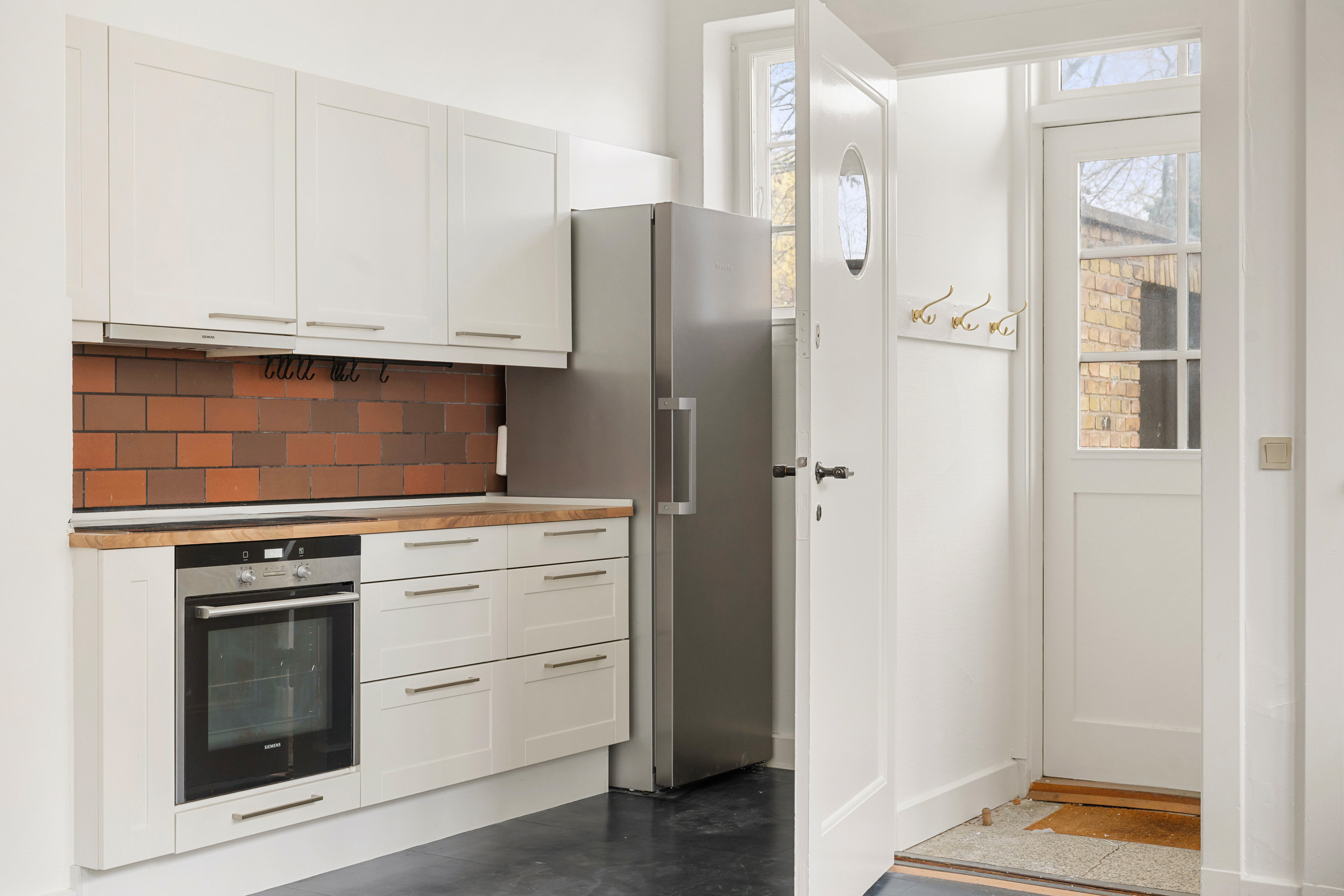 Fremhævet køkken billede i fuldskærmstilstand. Billede af Barsehøj 10, 2900 Hellerup