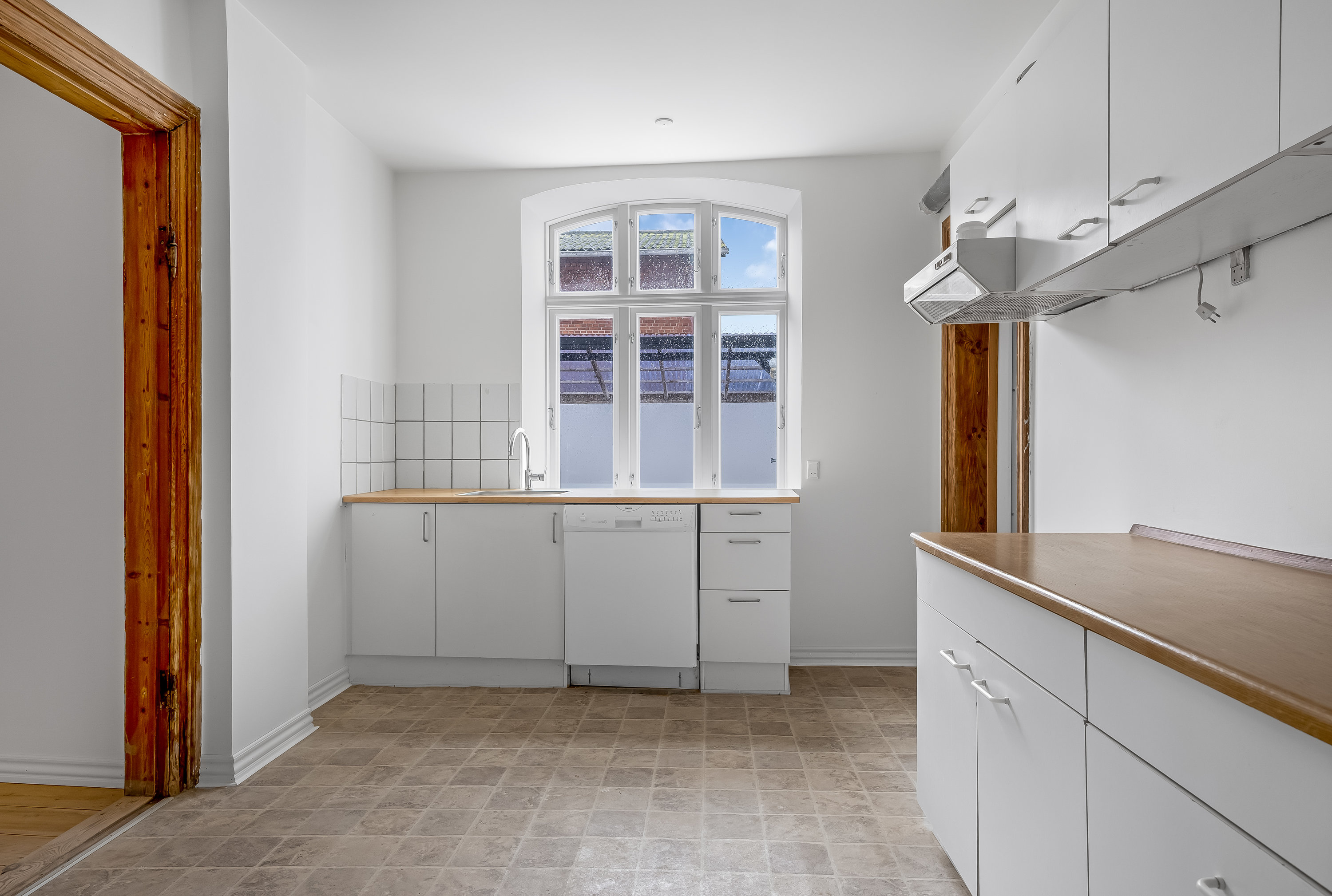 Fremhævet køkken billede i fuldskærmstilstand. Billede af Ballumvej 1, 6280 Højer