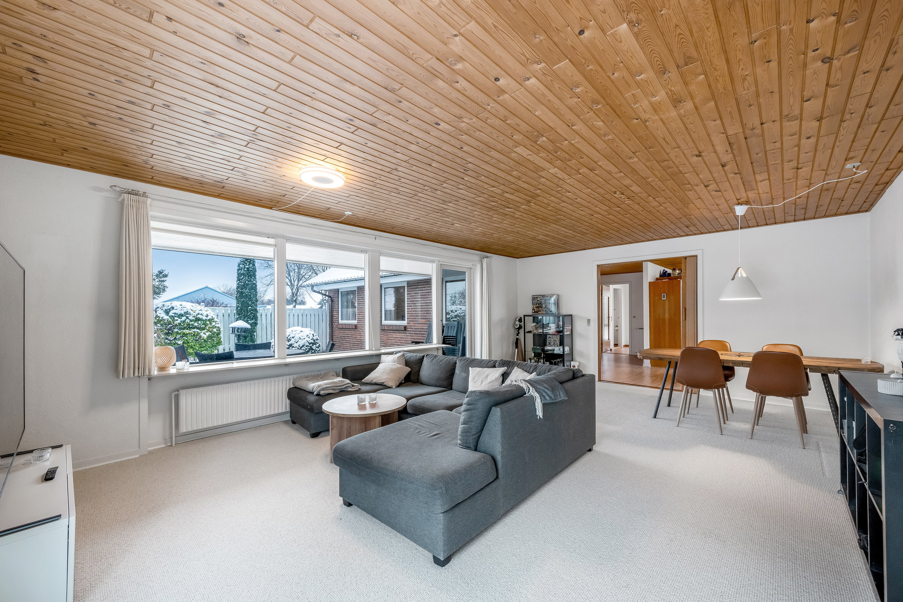 Fremhævet stue billede i fuldskærmstilstand. Billede af Åbrinken 42, 6900 Skjern