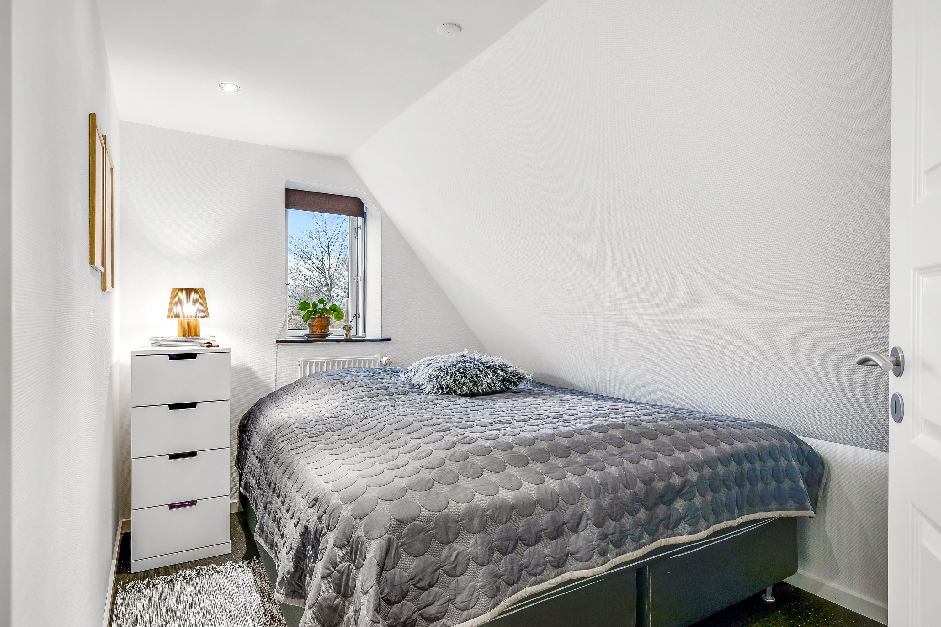 Fremhævet soveværelse billede i fuldskærmstilstand. Billede af Jørgensgaardvej 19, 6240 Løgumkloster