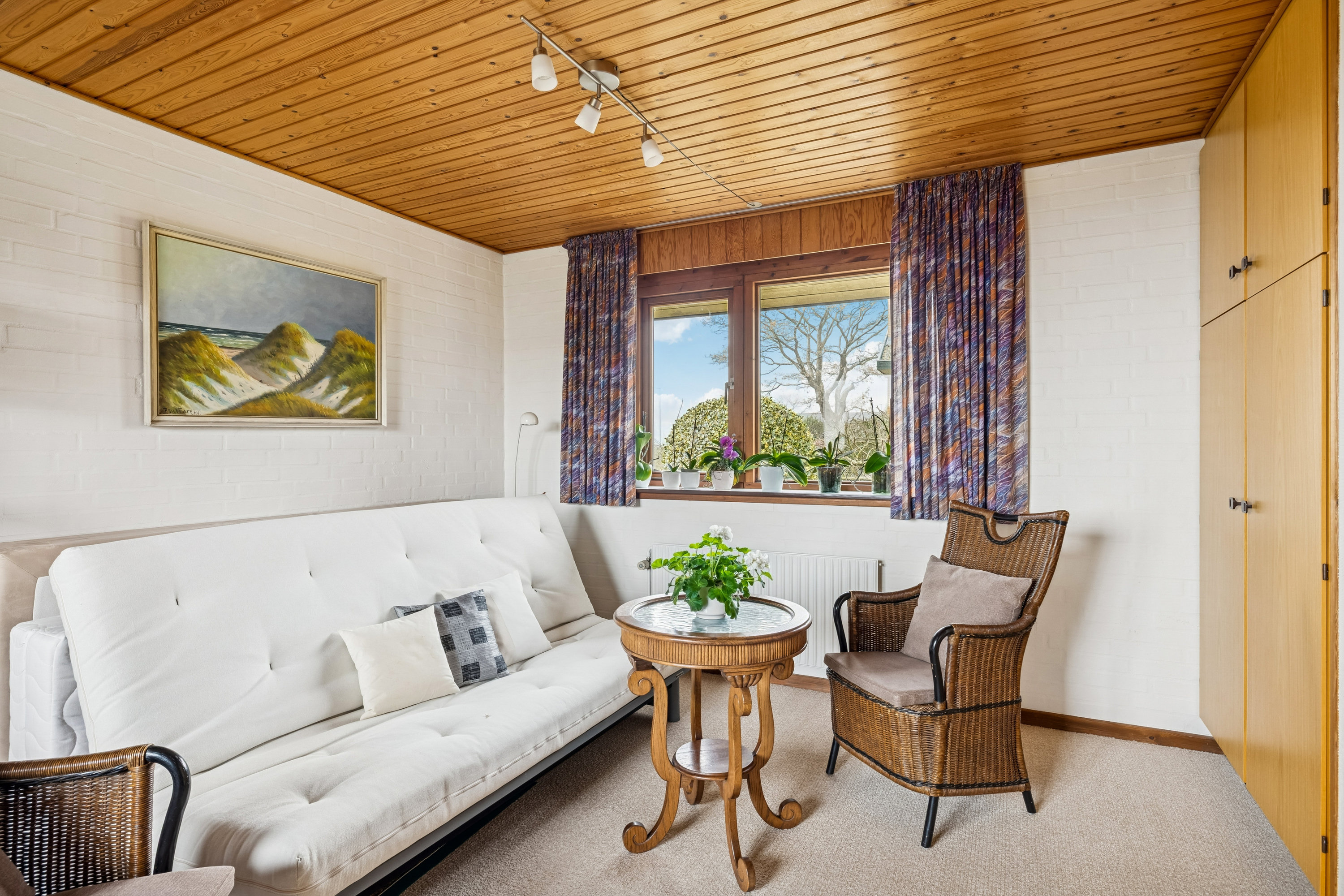 Fremhævet stue billede i fuldskærmstilstand. Billede af Rosenhøjvej 21, Ugelbølle, 8410 Rønde