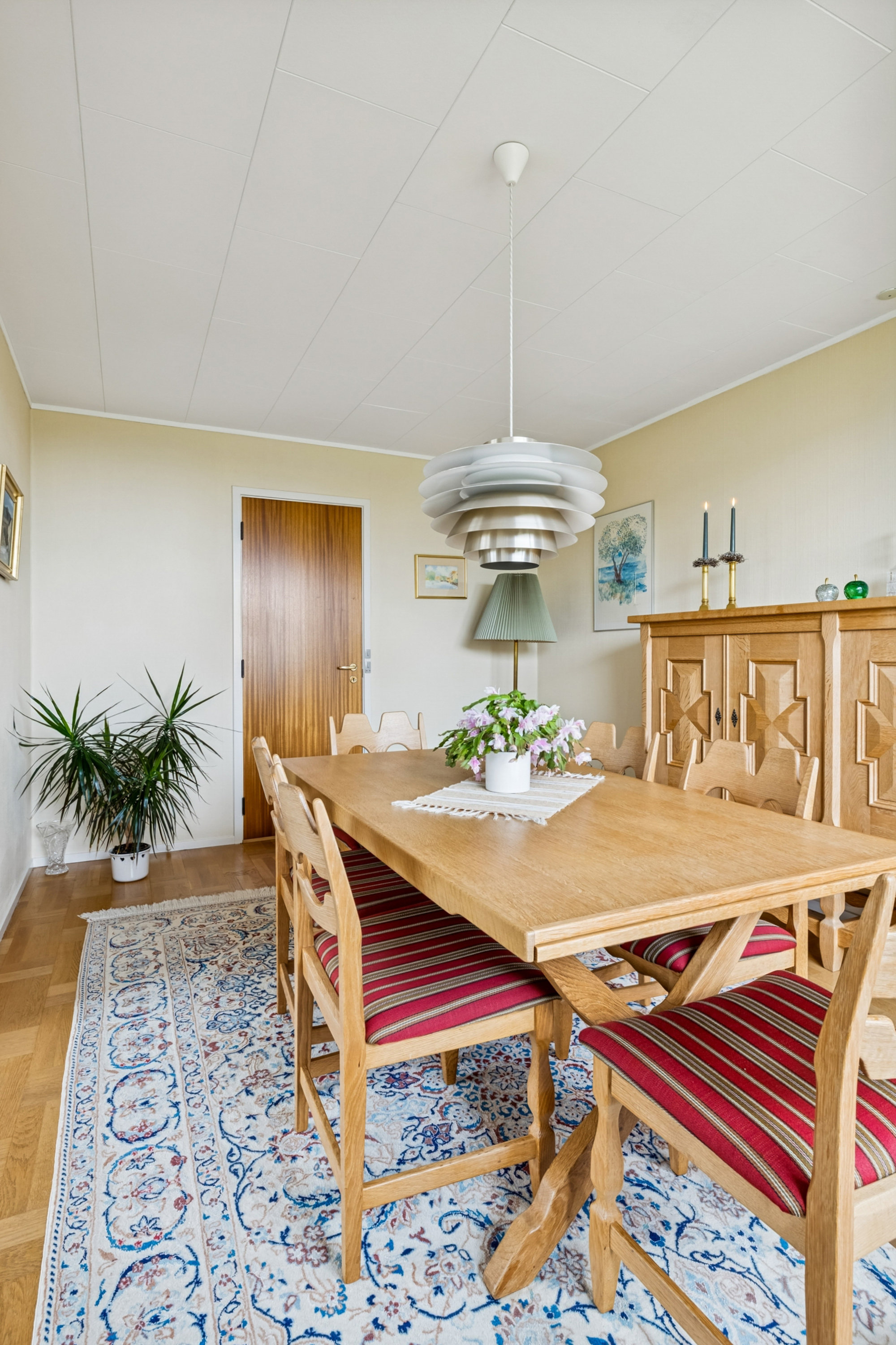 Fremhævet spisestue billede i fuldskærmstilstand. Billede af Rosenhøjvej 21, Ugelbølle, 8410 Rønde