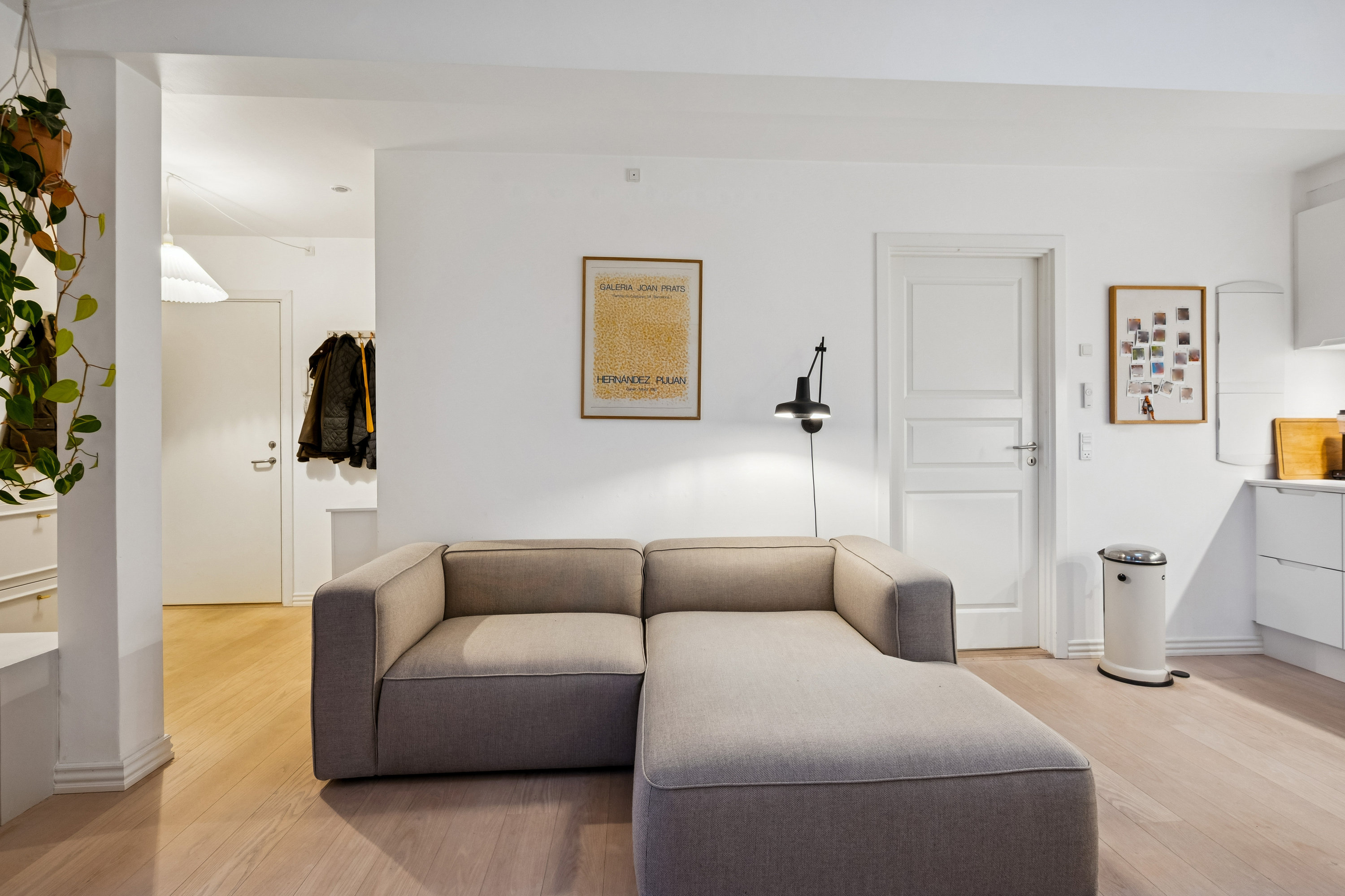 Fremhævet stue billede i fuldskærmstilstand. Billede af Mønsgade 8A, 3. 3., 8000 Aarhus C