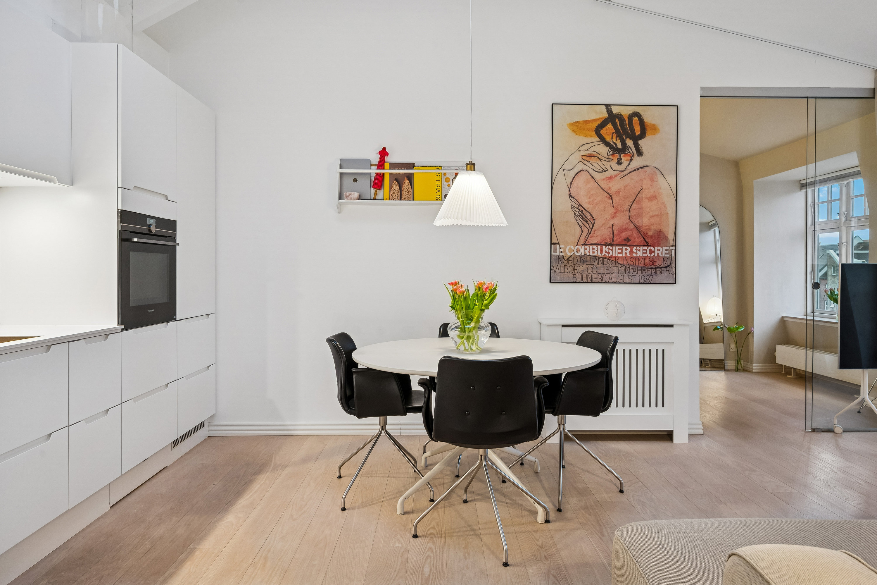 Fremhævet stue billede i fuldskærmstilstand. Billede af Mønsgade 8A, 3. 3., 8000 Aarhus C