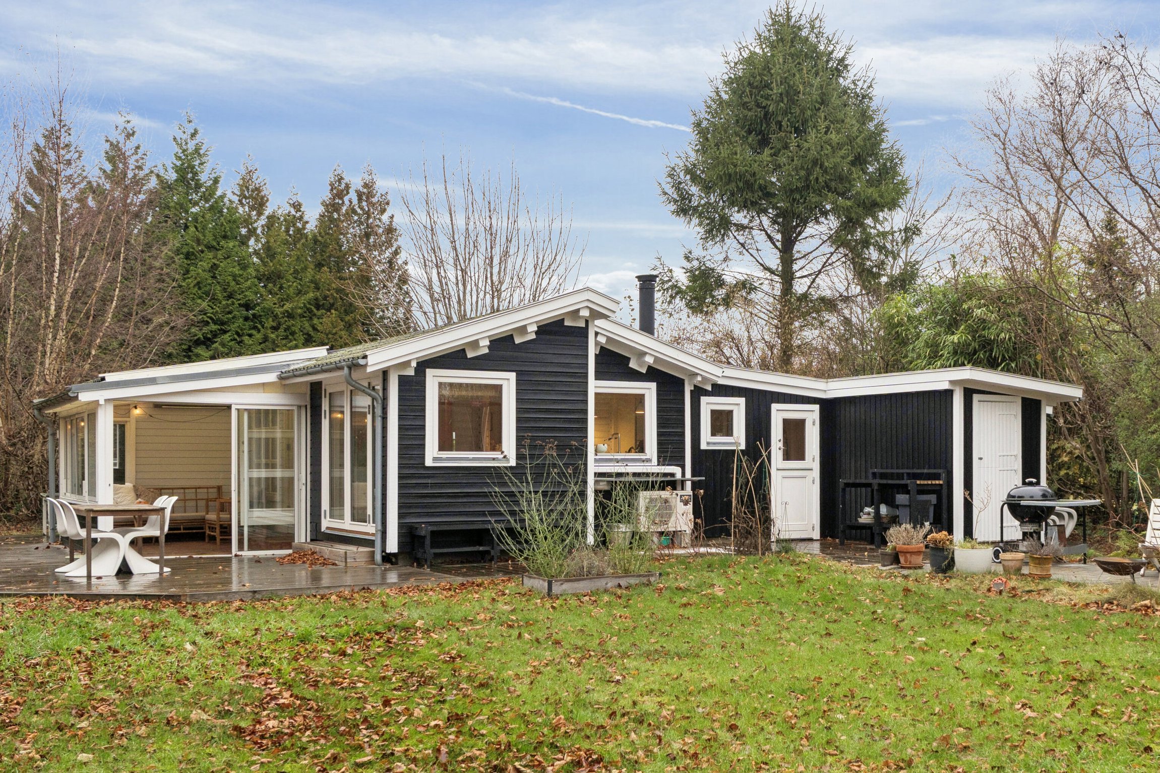 Miniaturebillede 2: set fra haven. Billede af Jens Hansensvej 9, 3360 Liseleje