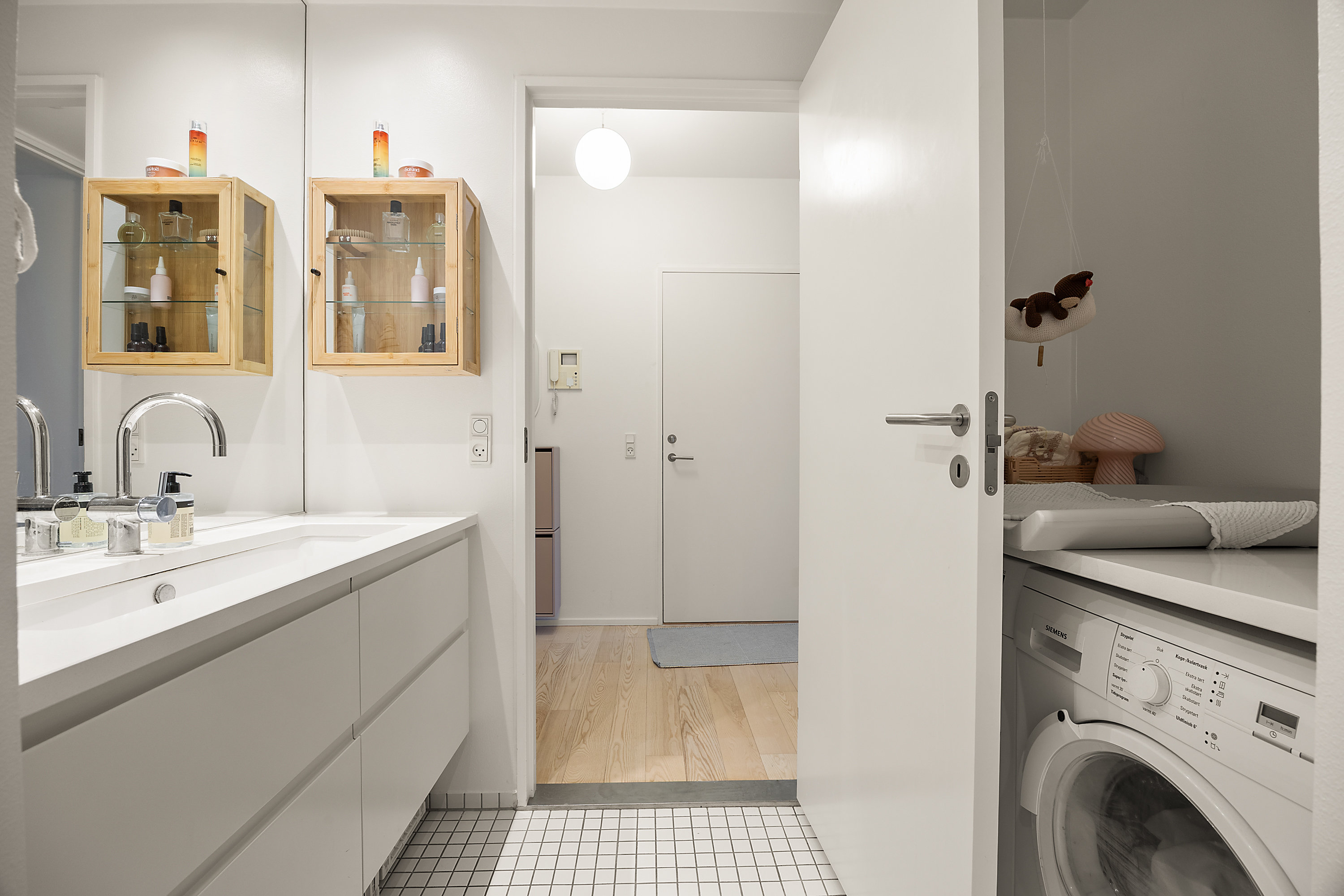 Fremhævet badeværelse billede i fuldskærmstilstand. Billede af Havneholmen 56, 1. tv., 1561 København V