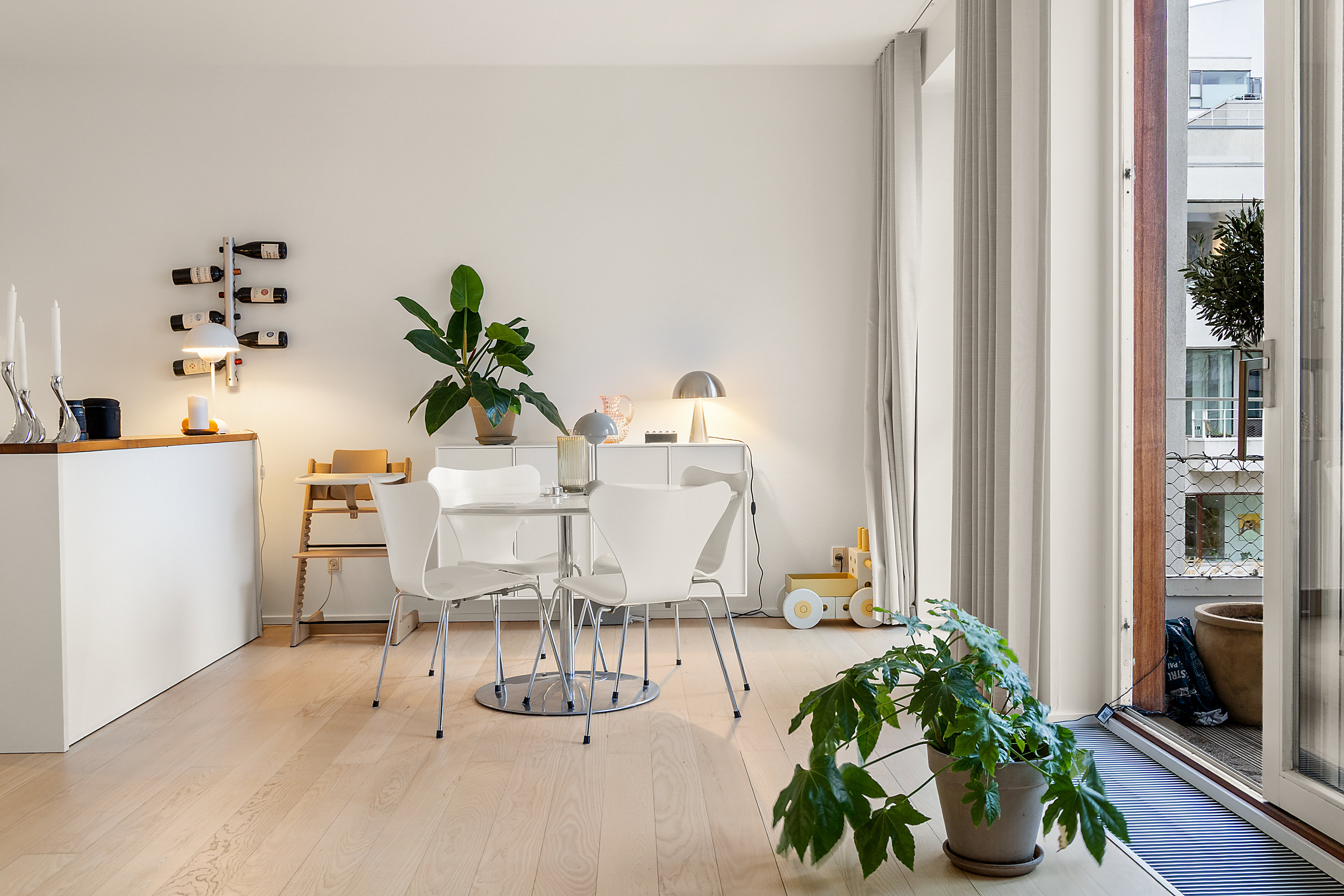 Fremhævet spisestue billede i fuldskærmstilstand. Billede af Havneholmen 56, 1. tv., 1561 København V