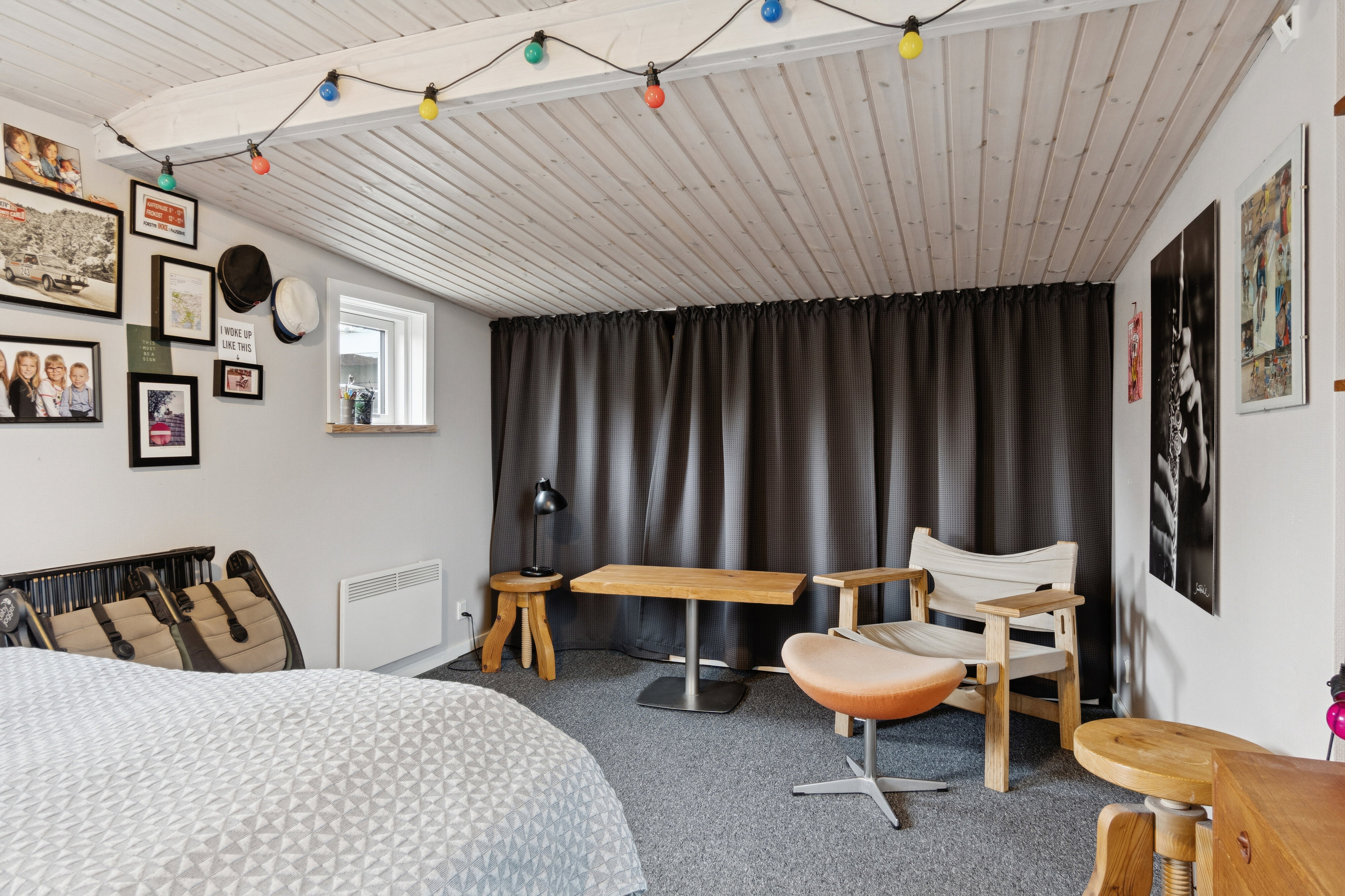 Fremhævet soveværelse billede i fuldskærmstilstand. Billede af Fyrrevang 13, Abildøre, 4560 Vig