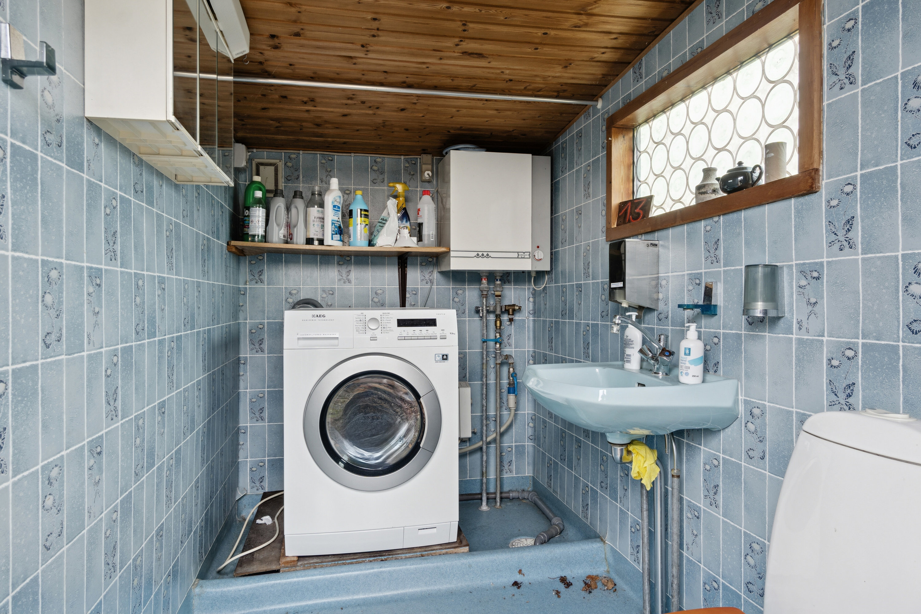 Fremhævet badeværelse billede i fuldskærmstilstand. Billede af Fyrrevang 13, Abildøre, 4560 Vig