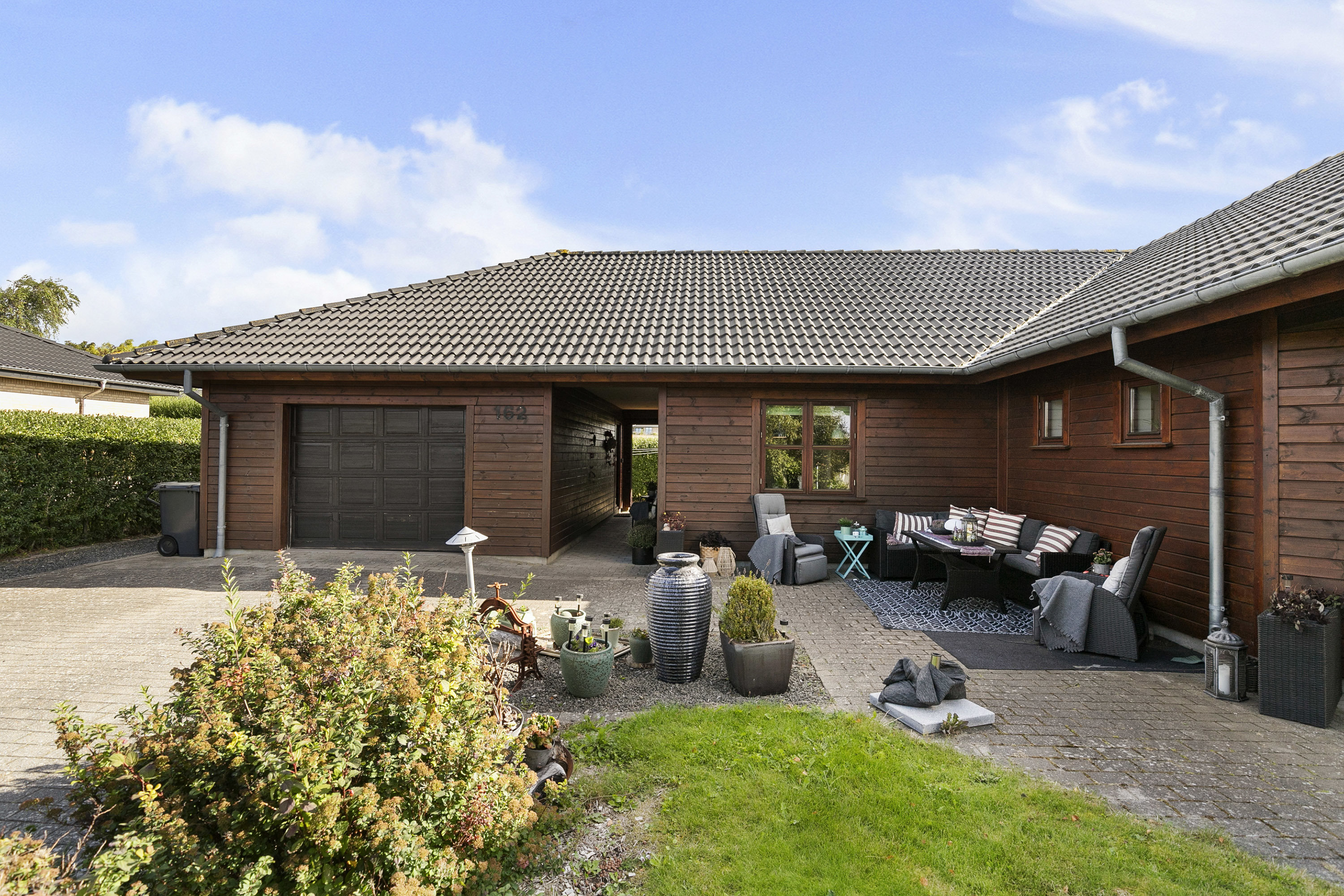 Fremhævet terrasse billede i fuldskærmstilstand. Billede af Rugmarken 162, 9690 Fjerritslev