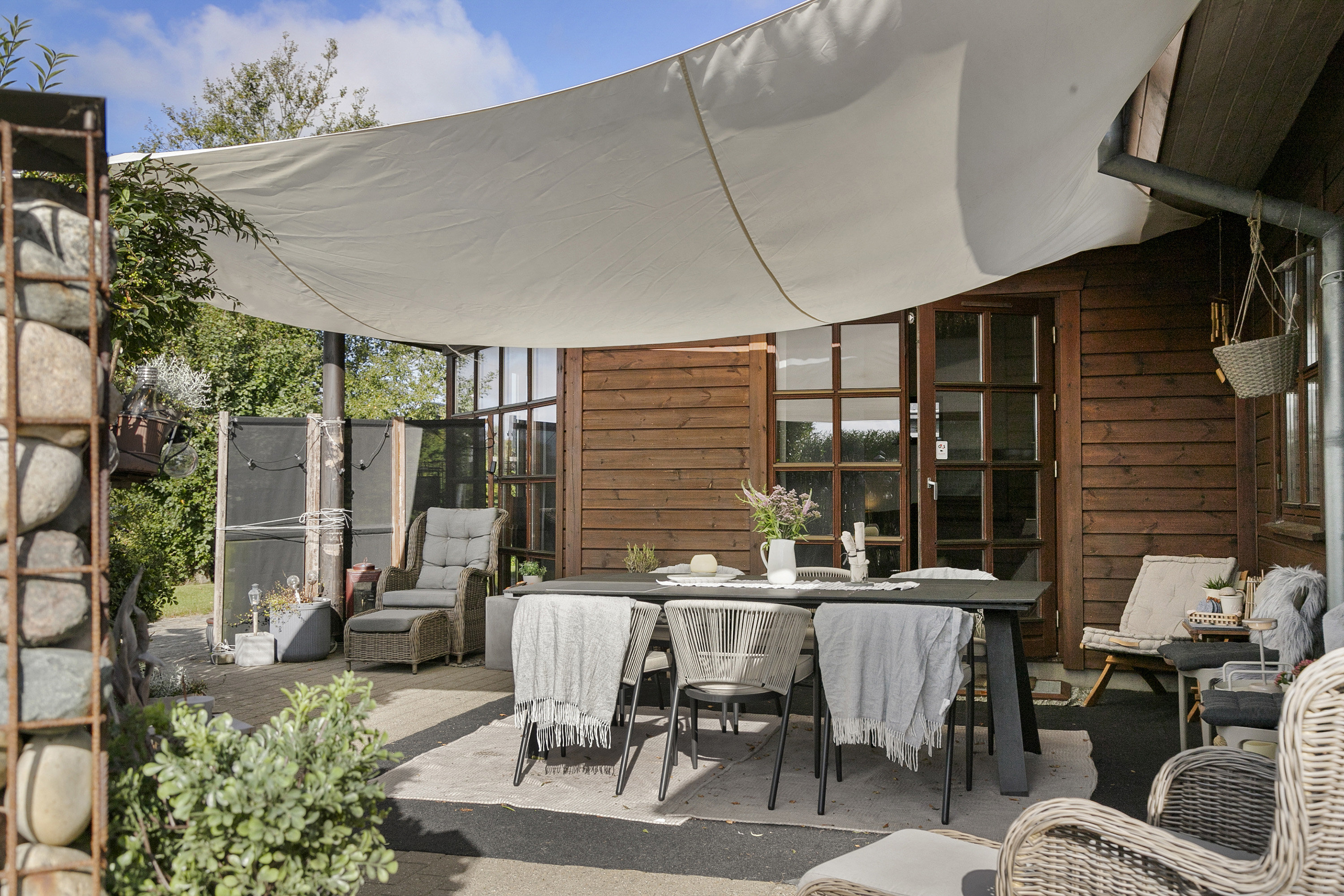 Fremhævet terrasse billede i fuldskærmstilstand. Billede af Rugmarken 162, 9690 Fjerritslev