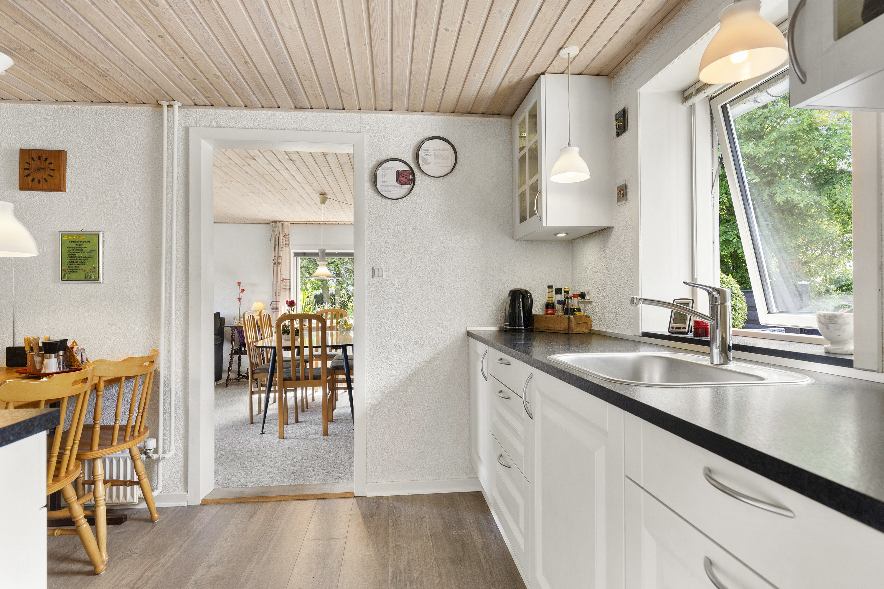 Fremhævet køkken billede i fuldskærmstilstand. Billede af Tanderupgårdsvej 132, Bejstrup, 9690 Fjerritslev