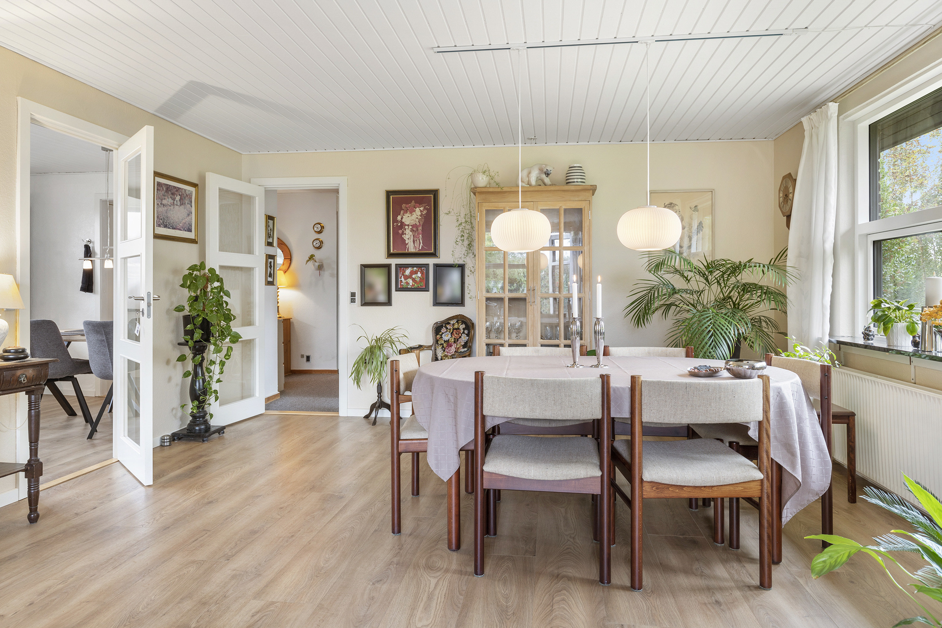 Fremhævet stue billede i fuldskærmstilstand. Billede af Valmuemarken 14, 9690 Fjerritslev