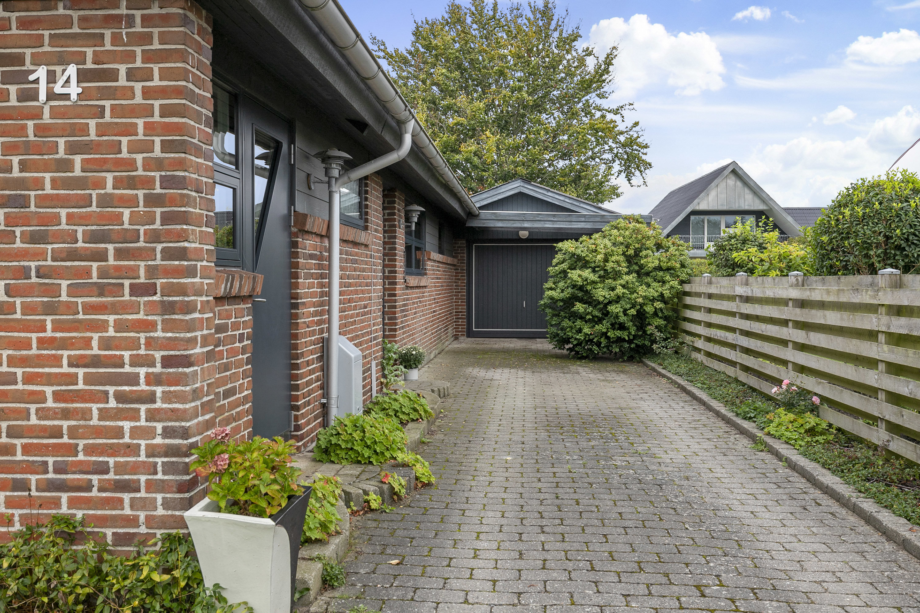 Fremhævet facade billede i fuldskærmstilstand. Billede af Valmuemarken 14, 9690 Fjerritslev