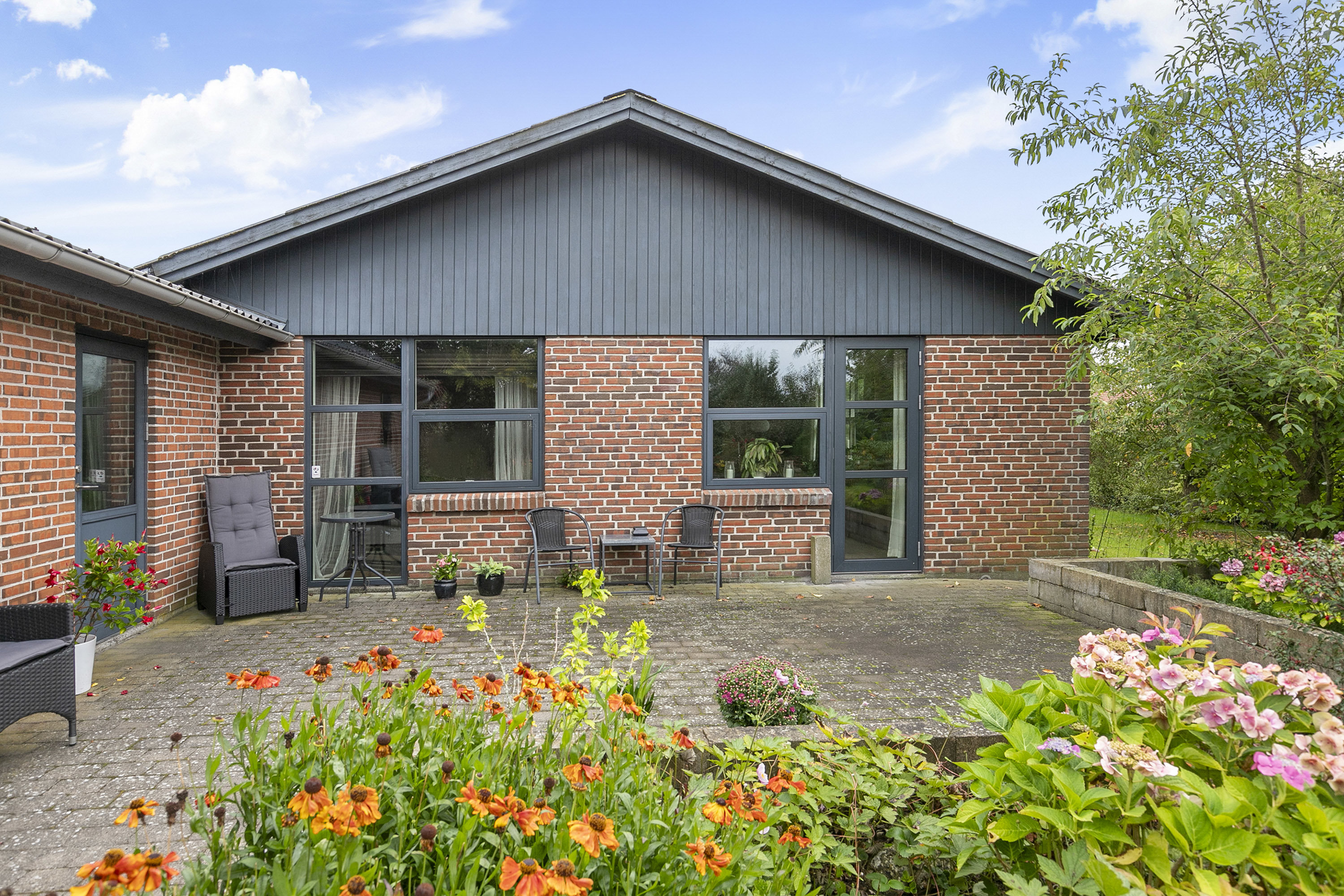 Fremhævet terrasse billede i fuldskærmstilstand. Billede af Valmuemarken 14, 9690 Fjerritslev