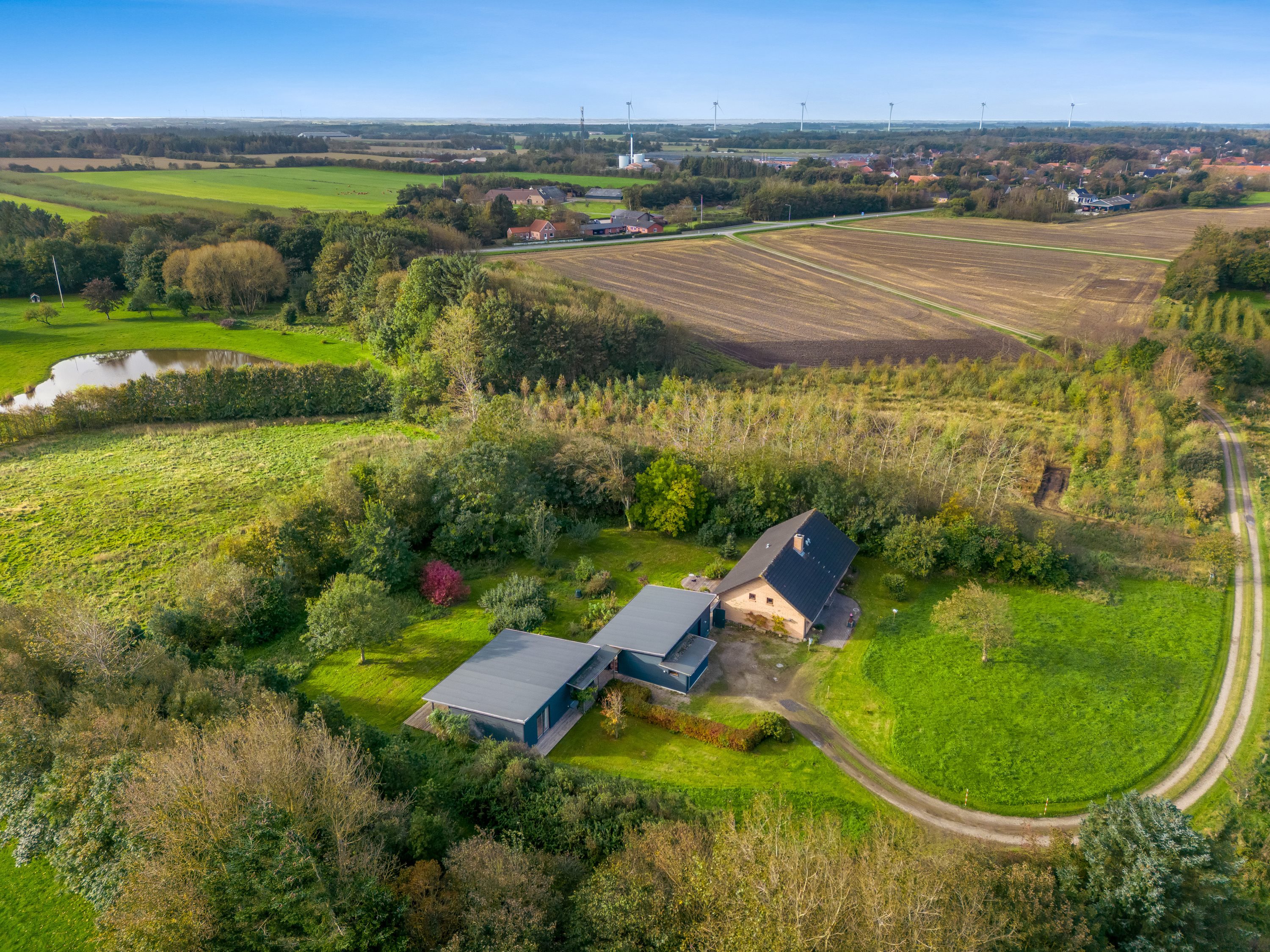 Fremhævet luftfoto billede i fuldskærmstilstand. Billede af Torstedvej 96, 6980 Tim