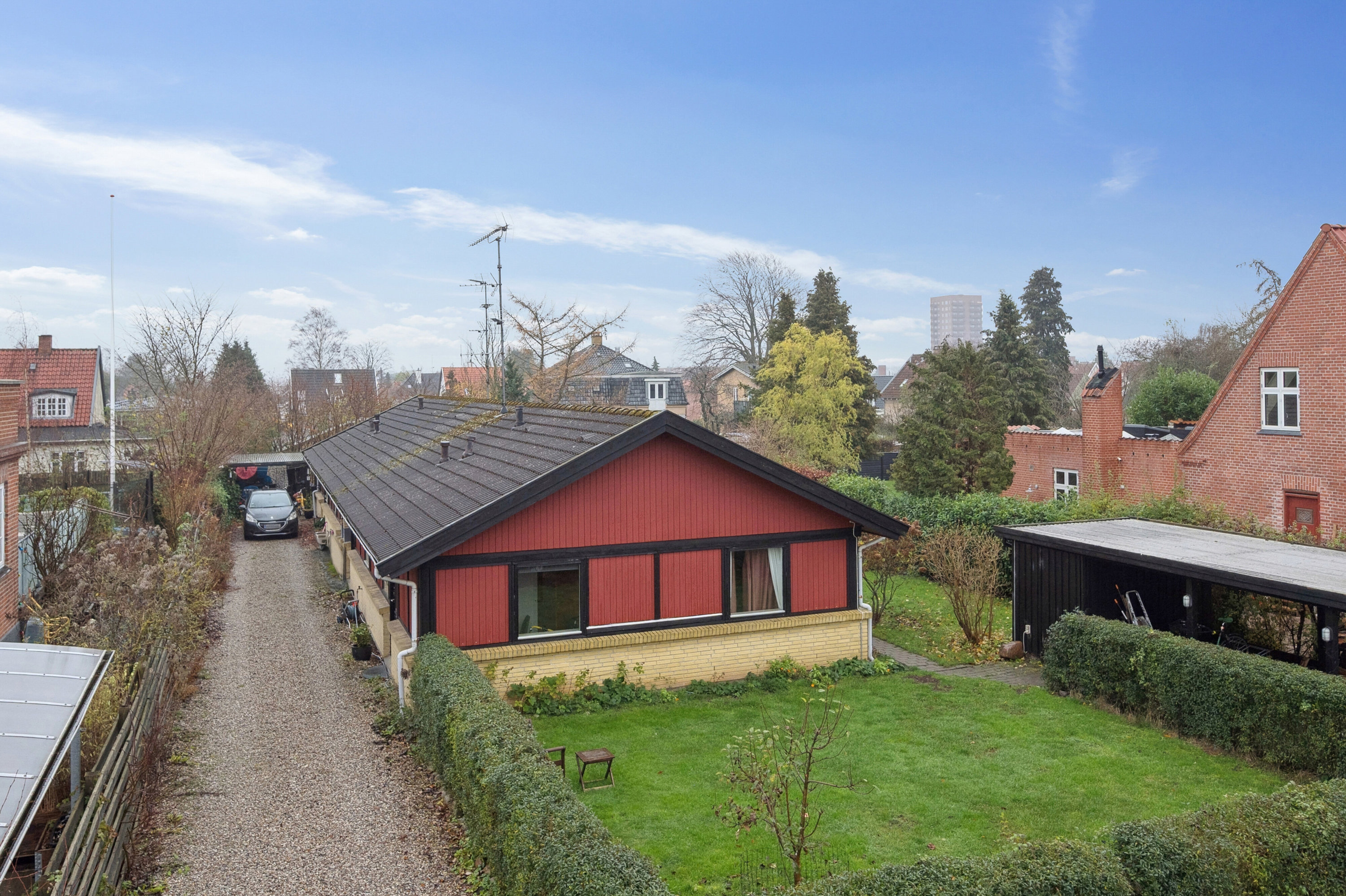 Rækkehus: Set fra vejen på Grambyvej 47B, 2610 Rødovre