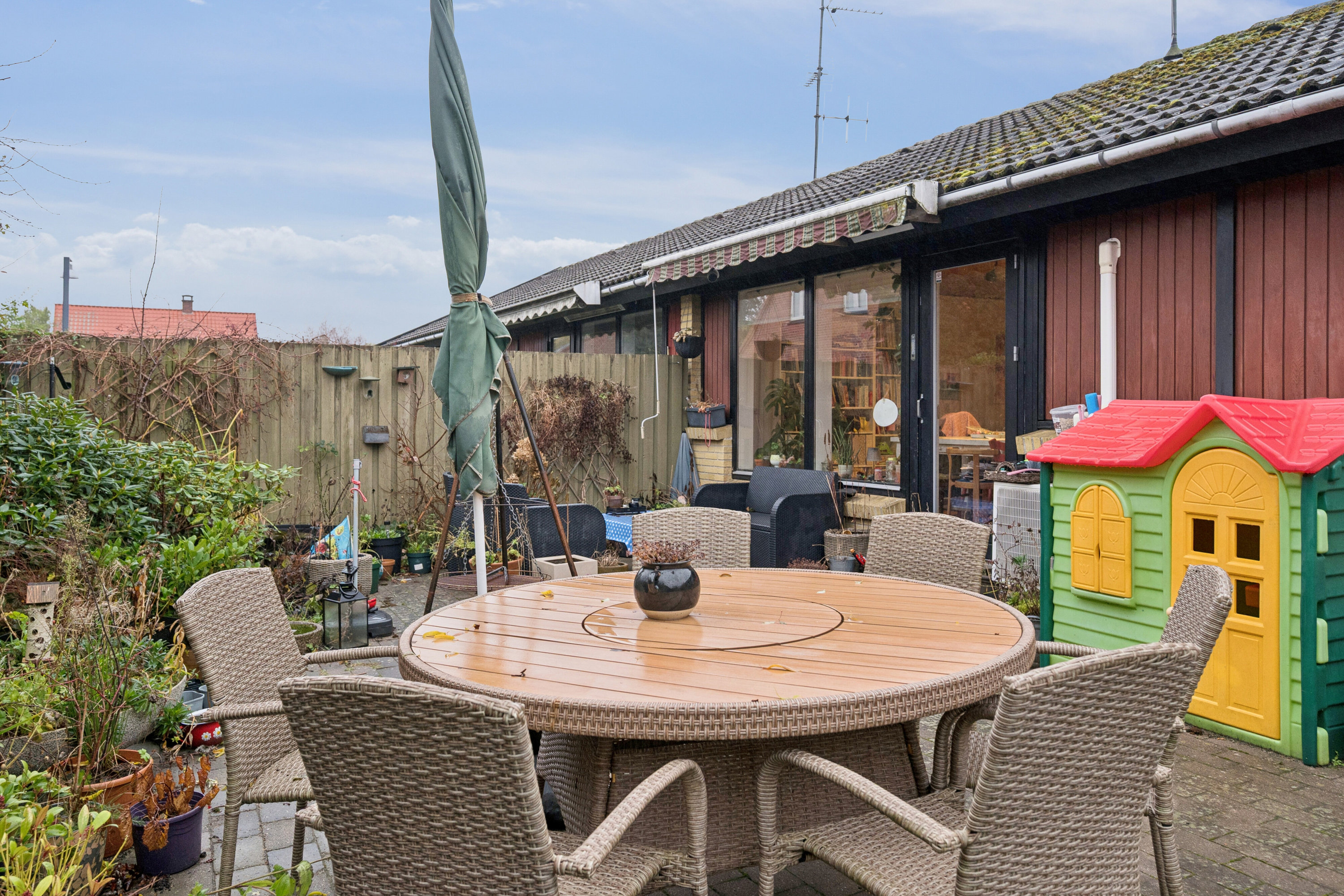 Fremhævet terrasse billede i fuldskærmstilstand. Billede af Grambyvej 47B, 2610 Rødovre